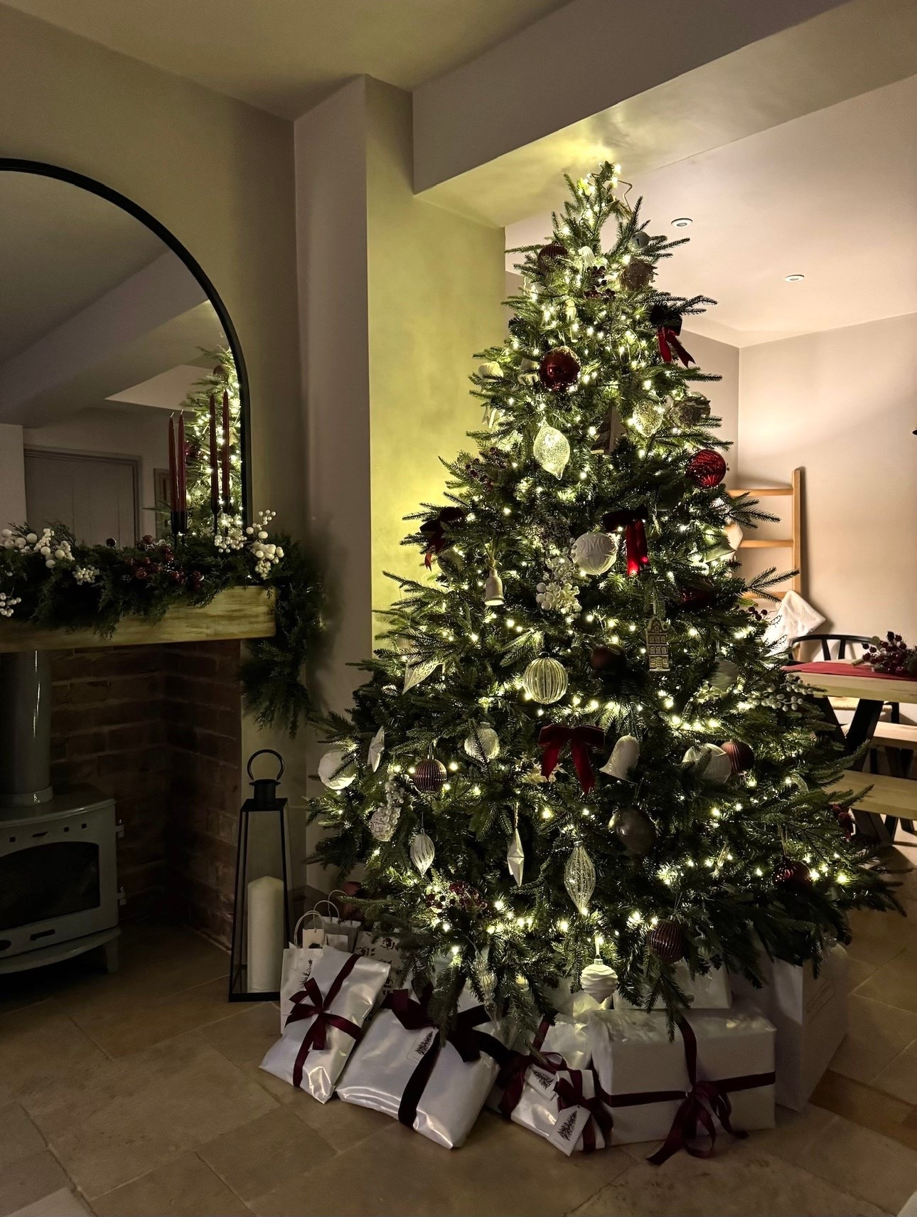 The best, real-looking Christmas tree - I have the 7ft one and get so many compliments on this each year!

Christmas tree, Christmas decorations, burgundy Christmas tree, Ralph Lauren Christmas

#LTKwinter #LTKhome #LTKfestive