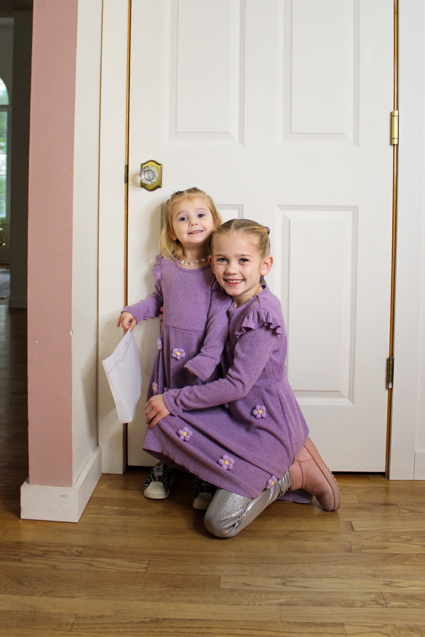 Twinning sisters 💜💜