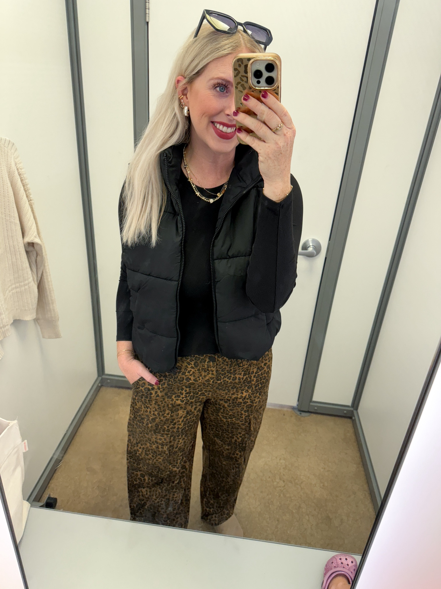 Walmart find, no boundaries, leopard cargo pants, Walmart try on

Medium, runs a little big 

#LTKStyleTip #LTKSeasonal #LTKFindsUnder50