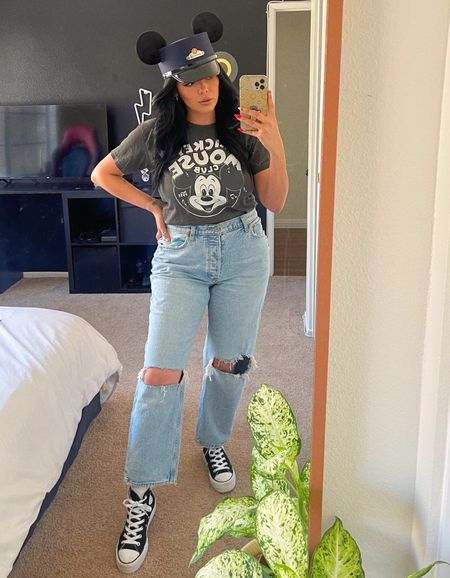 Disneyland Outfit✨


Mickey Mouse Shirt, Conductors Cap, straight leg jeans, converse, outfit inspo

#LTKFind #LTKSeasonal #LTKstyletip