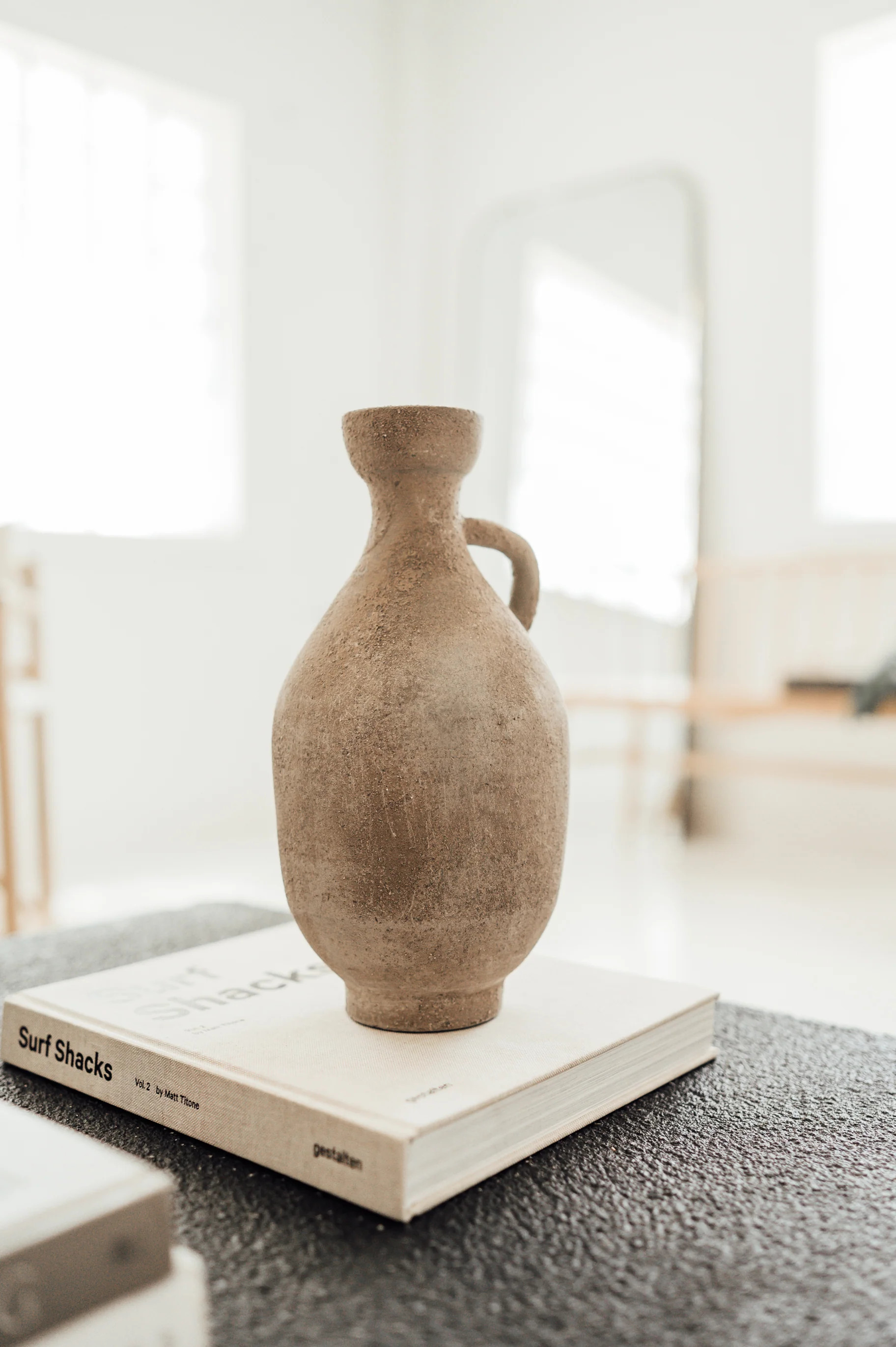 Brownstone Vase | Sweenshots Studios