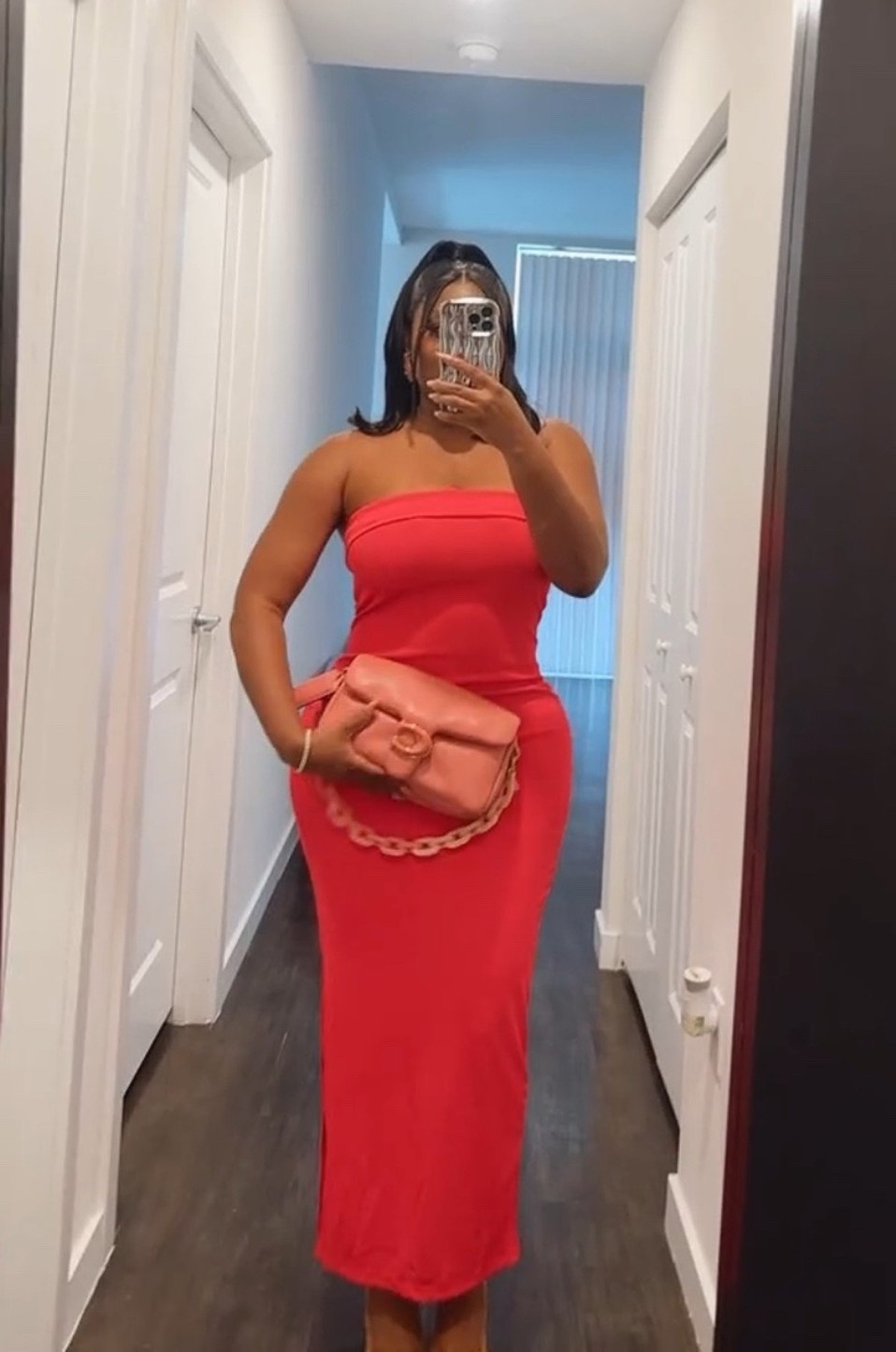 ❤️ This strapless maxi dress hugs in all the right places, and the blush statement bag adds the prettiest contrast. It’s such an easy look for date night, dinner, or any occasion that calls for a little extra confidence.

#LTKStyle #RedDress #DateNightLook #StatementBag

#LTKootd