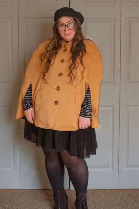 Plus size cape coat fall outfit 