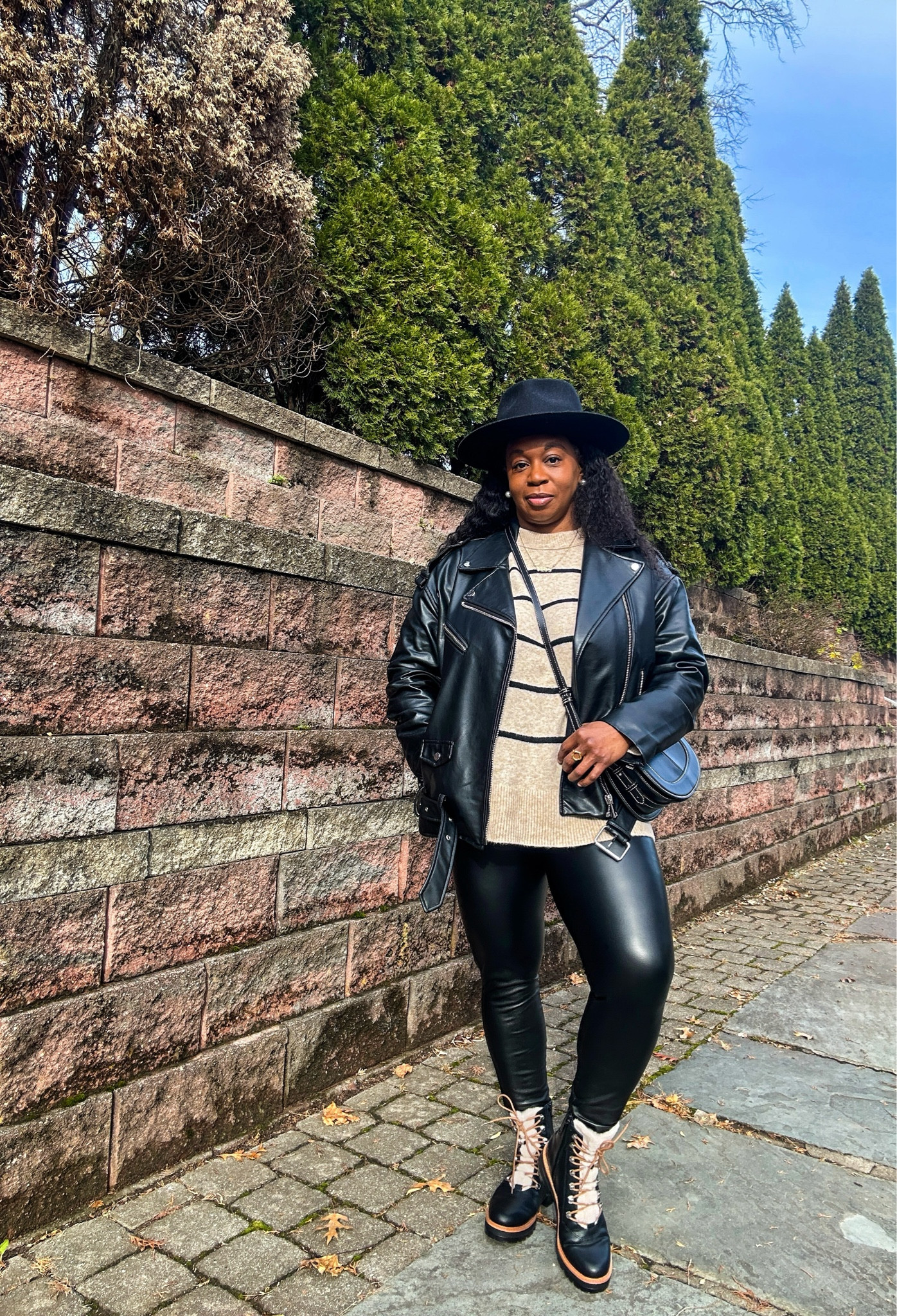 Fall Outfit Inspo:
The sweater and jacket are oversized. I’m wearing a Medium in both.
Leggings are a Large


#LTKstyletip #LTKmidsize #LTKSeasonal