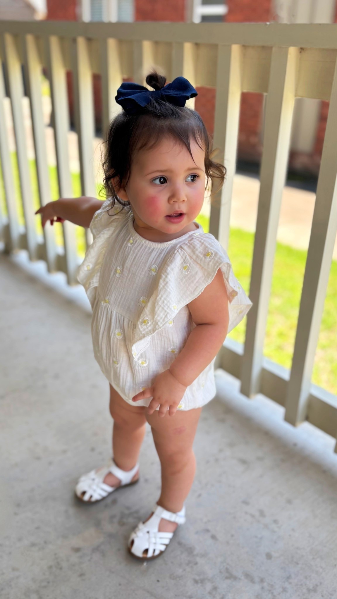 Evie’s daisy embroidered bubble is currently on sale! I have linked it along with other adorable cotton gauze summer pieces! 

#LTKBaby #LTKSummerEdit #LTKSaleAlert