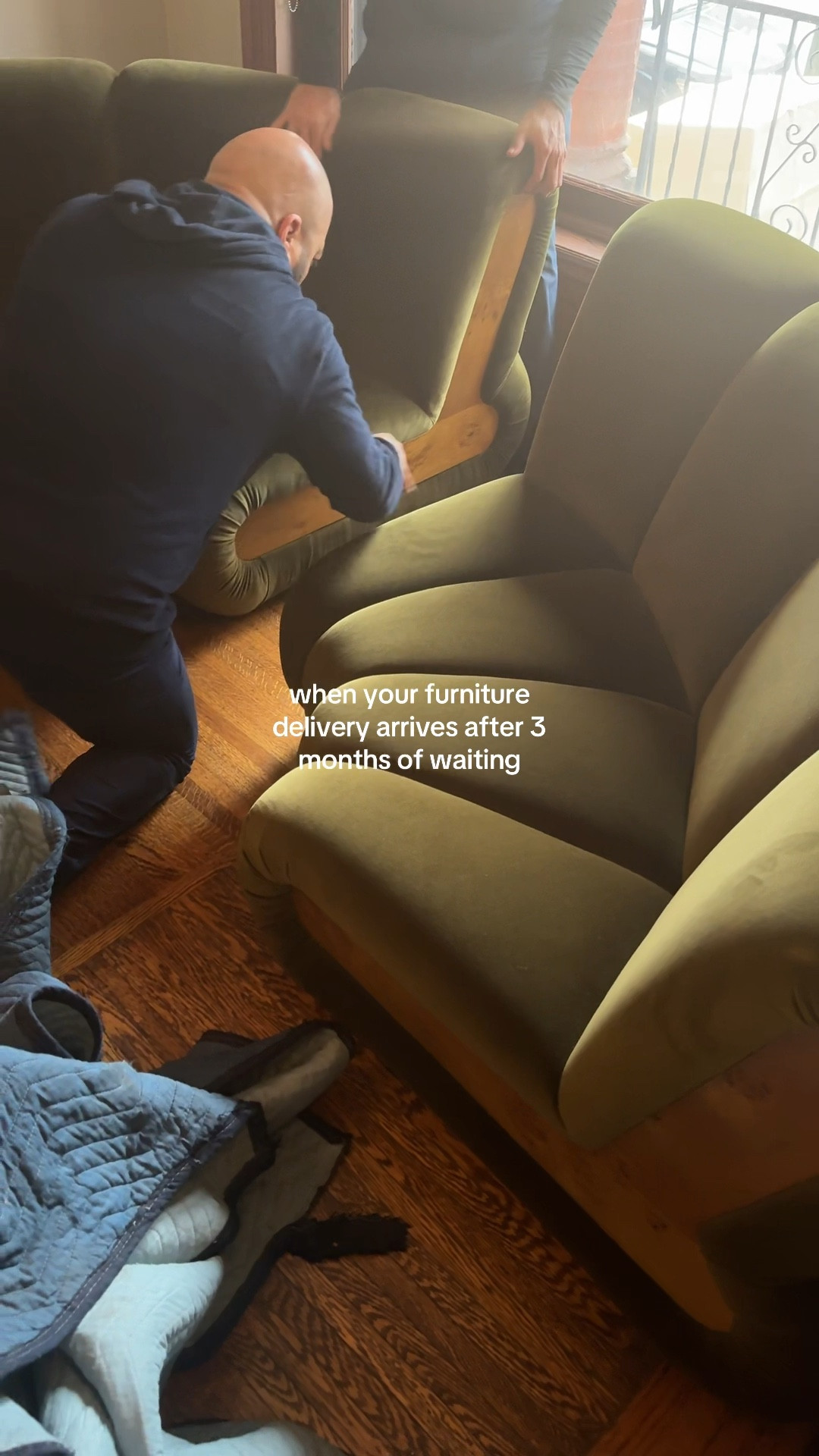 ahh!! my parlor room sofa is finally here 🥹💚🏡

#LTKHome