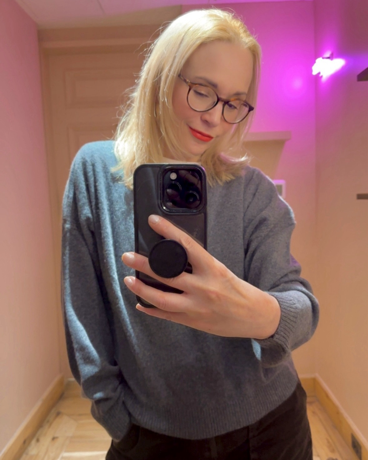 Bought this cashmere blouson-sleeve sweater. It’s so good. Sized down to xxs. It had a sweatshirt vibe. Available in several colors. 

#LTKWorkwear #LTKPetite #LTKootd