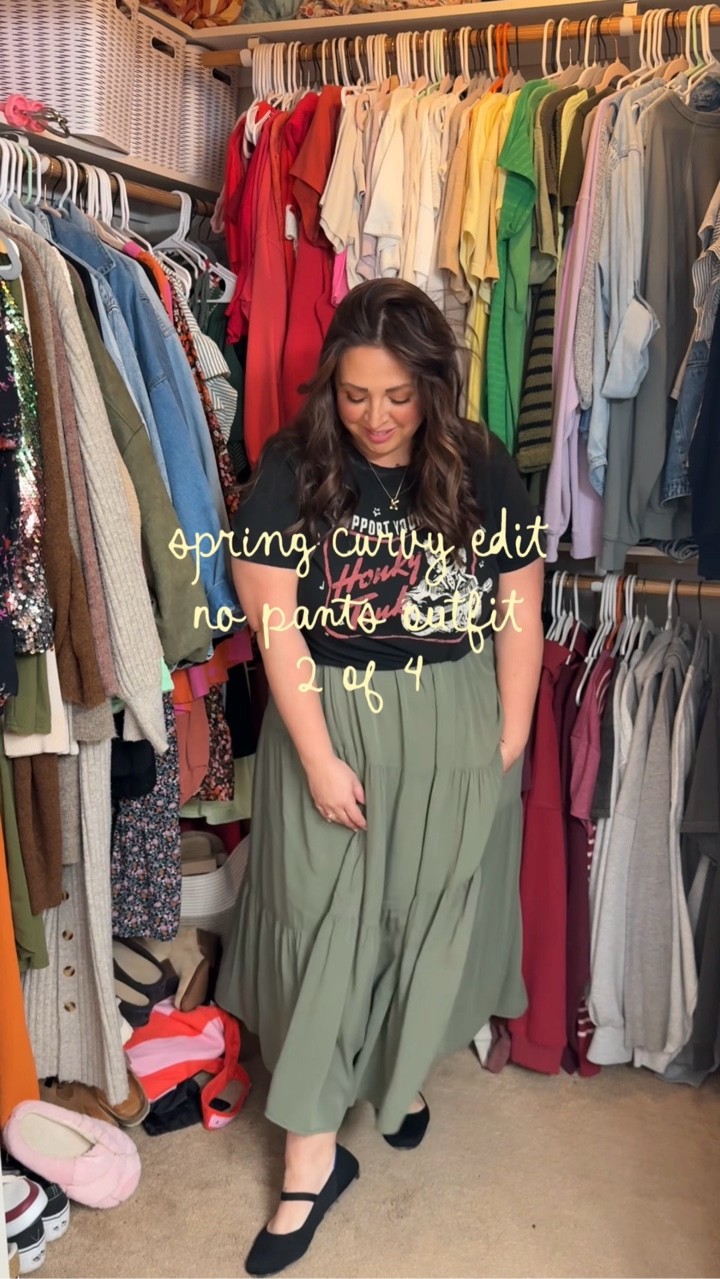 Spring Curvy Edit ✨🌼

No pants outfit 2 of 4- never underestimate a flowy maxi dress and how many ways you can wear it!

Comment DRESS and I’ll send this one over (lots of color and styles!)
