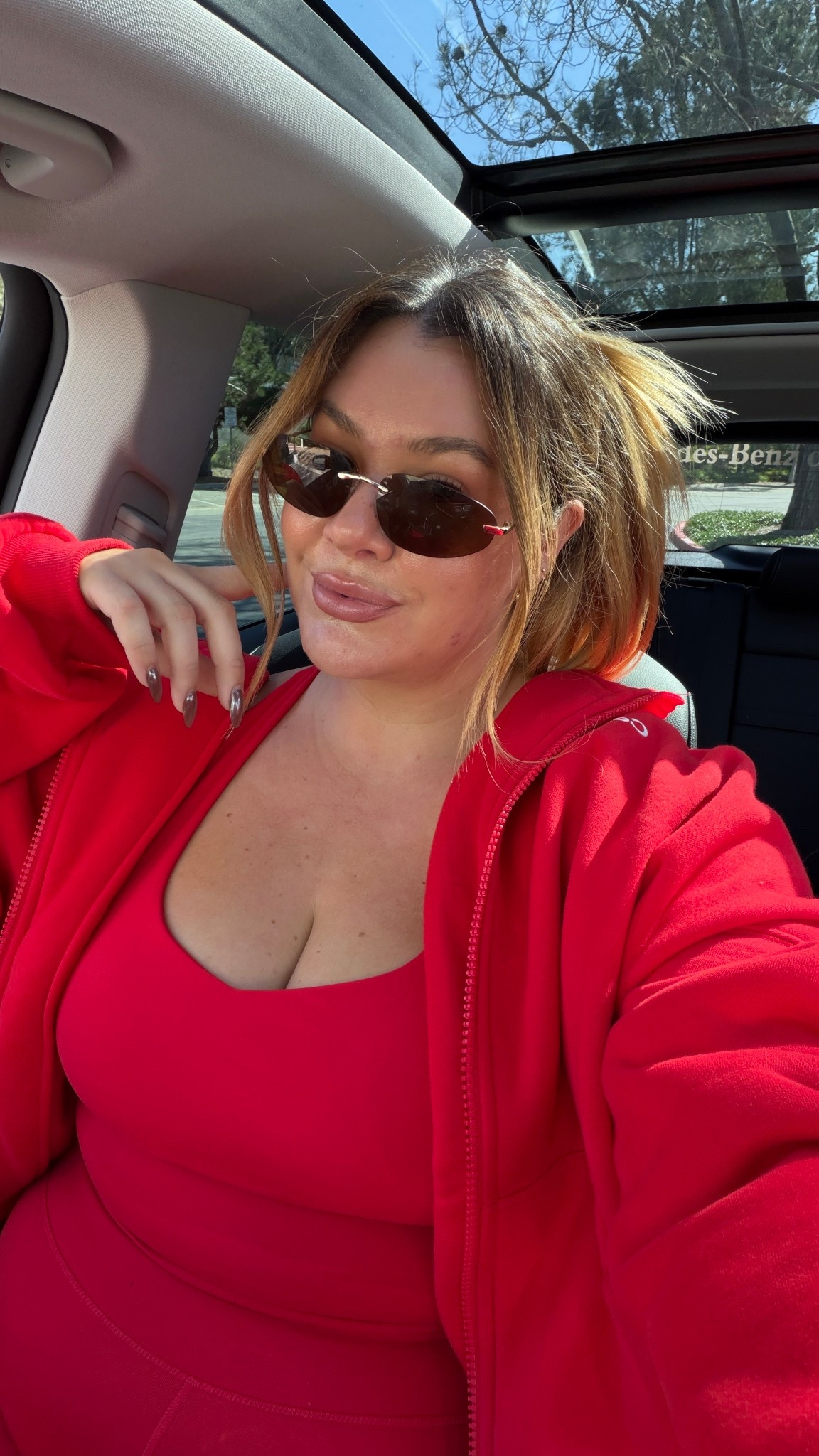 wearing XL in all!

get 70- 80% off your first fabletics order you can sign up here :) http://fabletics.com/VanessaEtheridge

affordable activewear, cozy wear, what to wear to the gym, vanessa etheridge, vanezznezz, workout sets that don’t match, leggings outfits