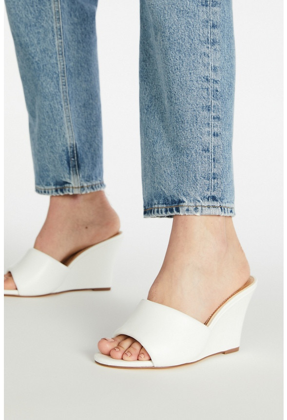 Zola Wedge Sandal | JustFab