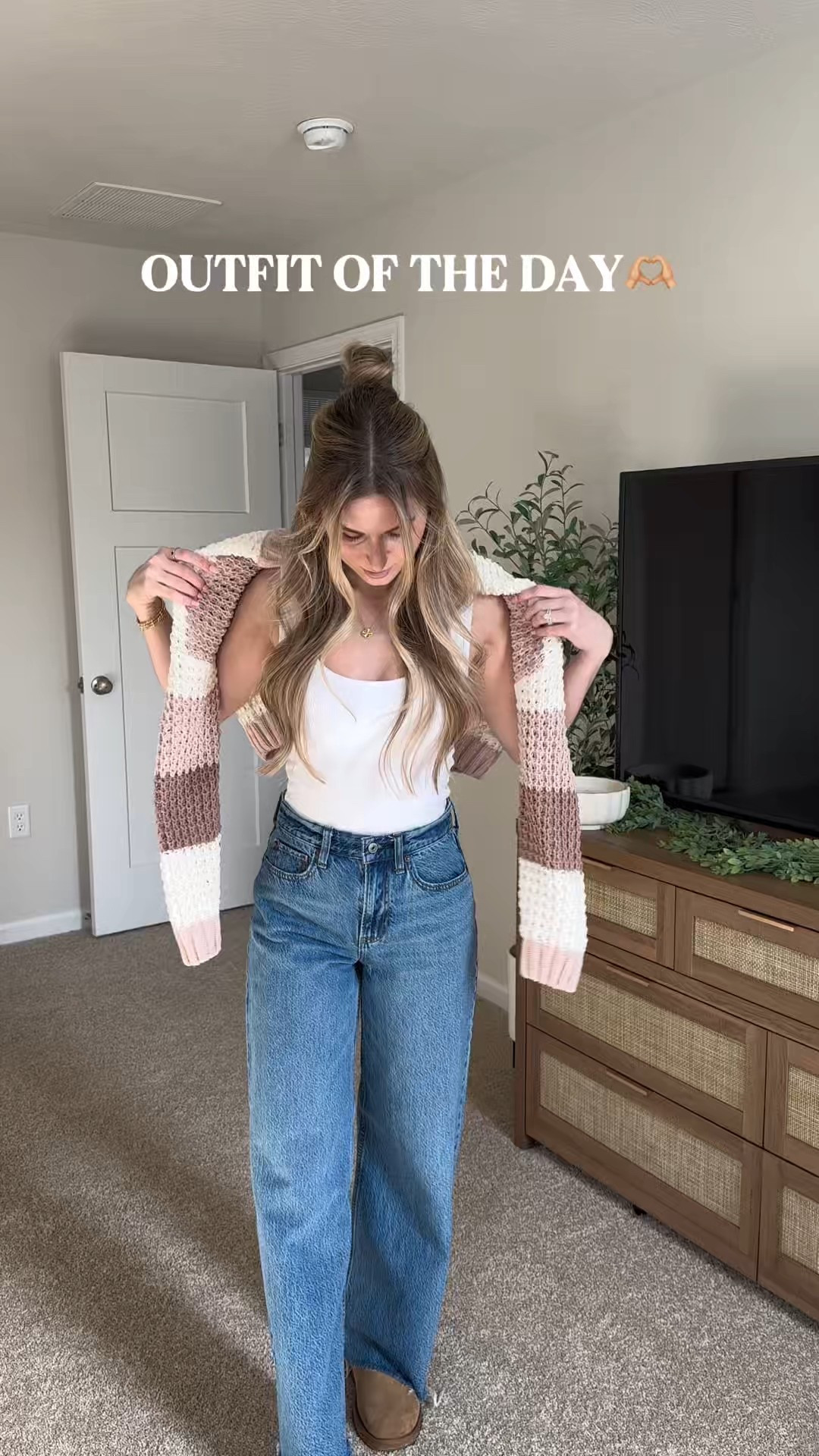 #abercrombiepartner mid week fit check🫶🏼 wearing my fav wide leg jeans & bra free tank!🤍 🔗 in my LTK! #fitcheck #ootd #ootdinspo #outfitinspo @abercrombie 

#LTKgrwm #LTKootd