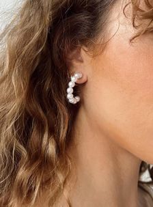Maud Pearl Earrings White | Princess Polly US