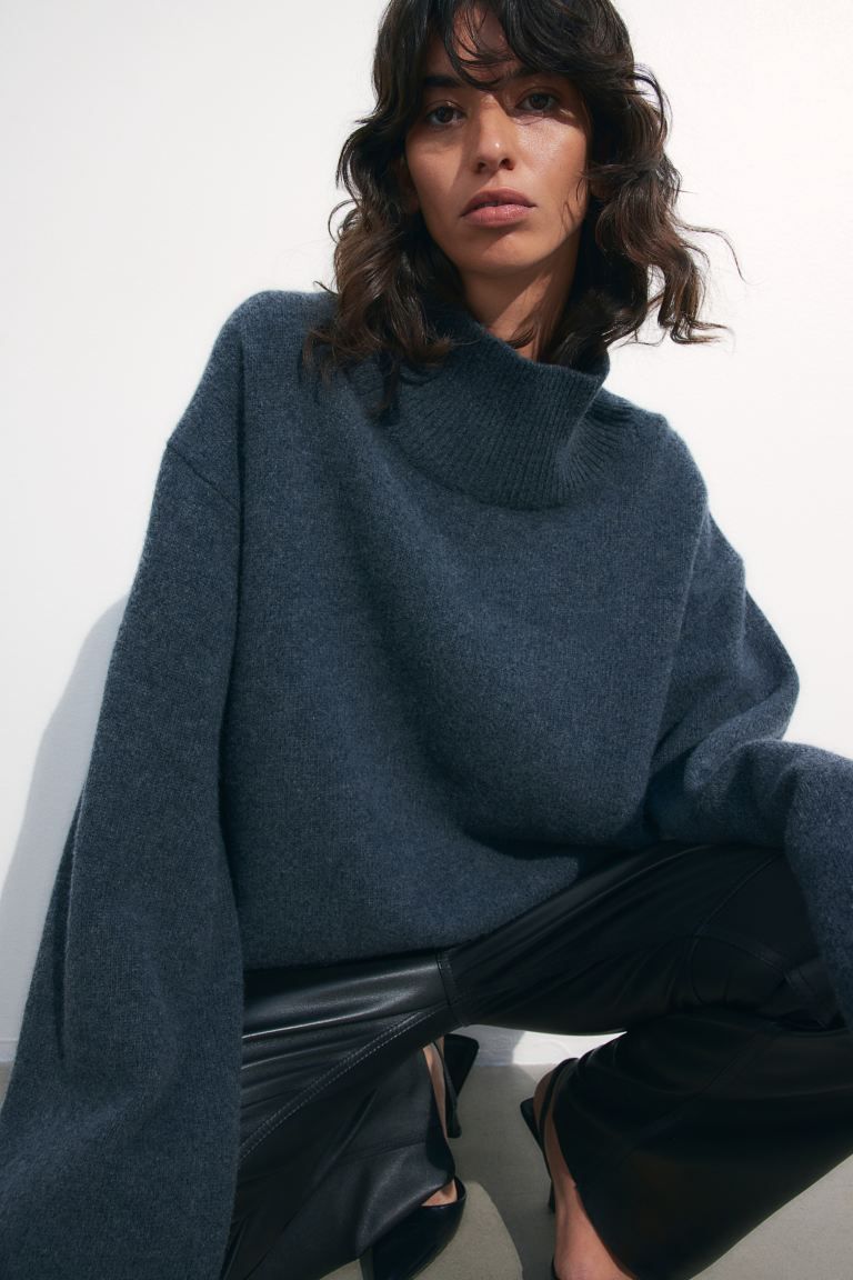 Oversized cashmere-blend jumper | H&M (UK, MY, IN, SG, PH, TW, HK)