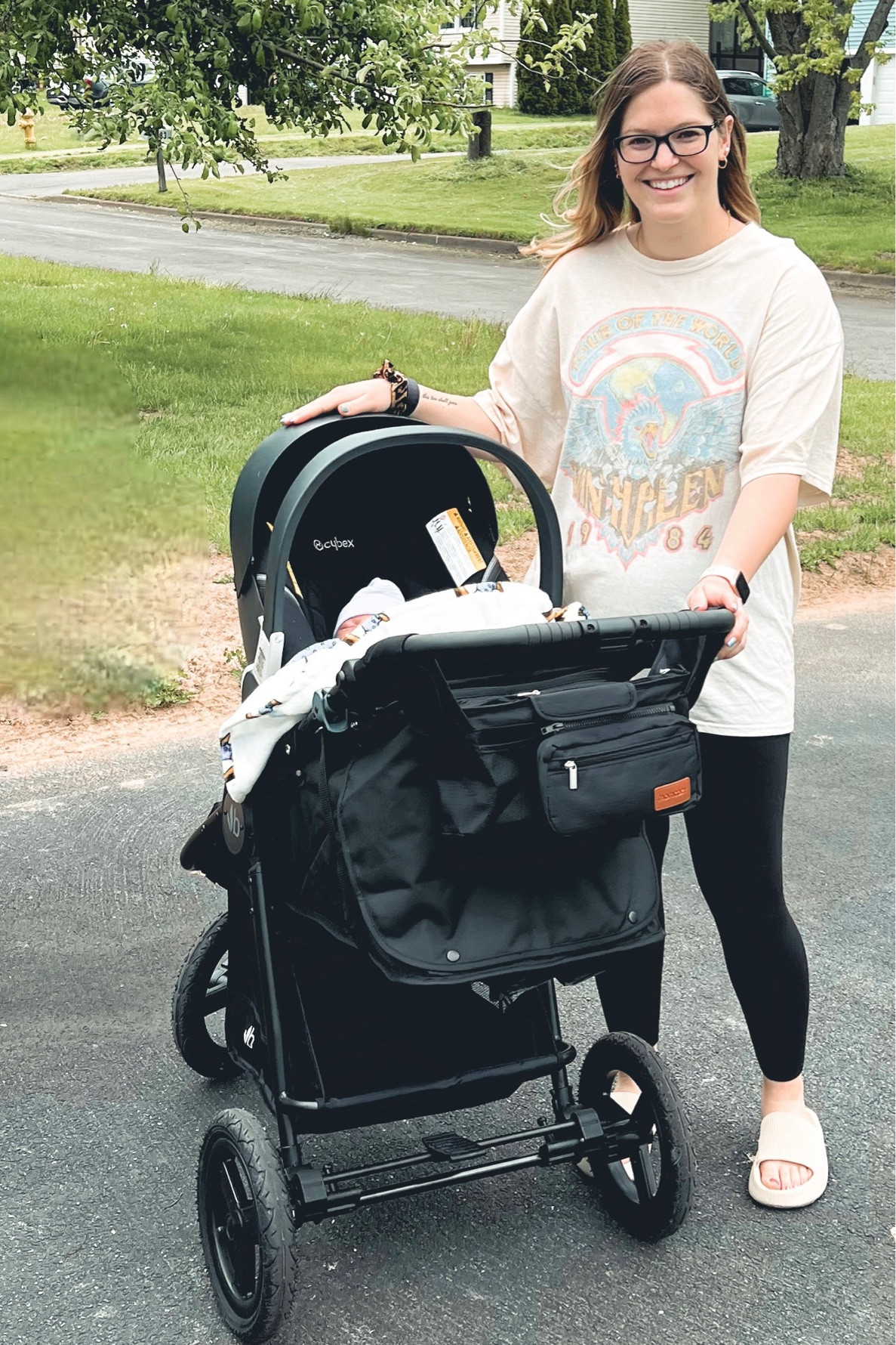 Comfy mom outfit 

#LTKstyletip #LTKfit #LTKbaby
