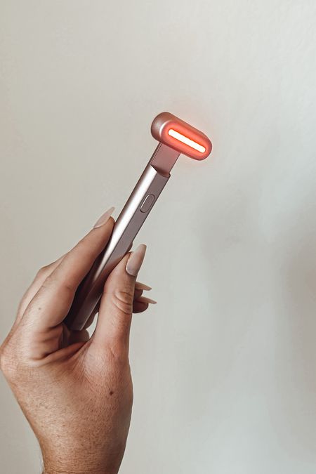 SolaWave Radiant Renewal 4-in-1 red light therapy skincare wand 

#LTKbeauty #LTKFind #LTKGiftGuide