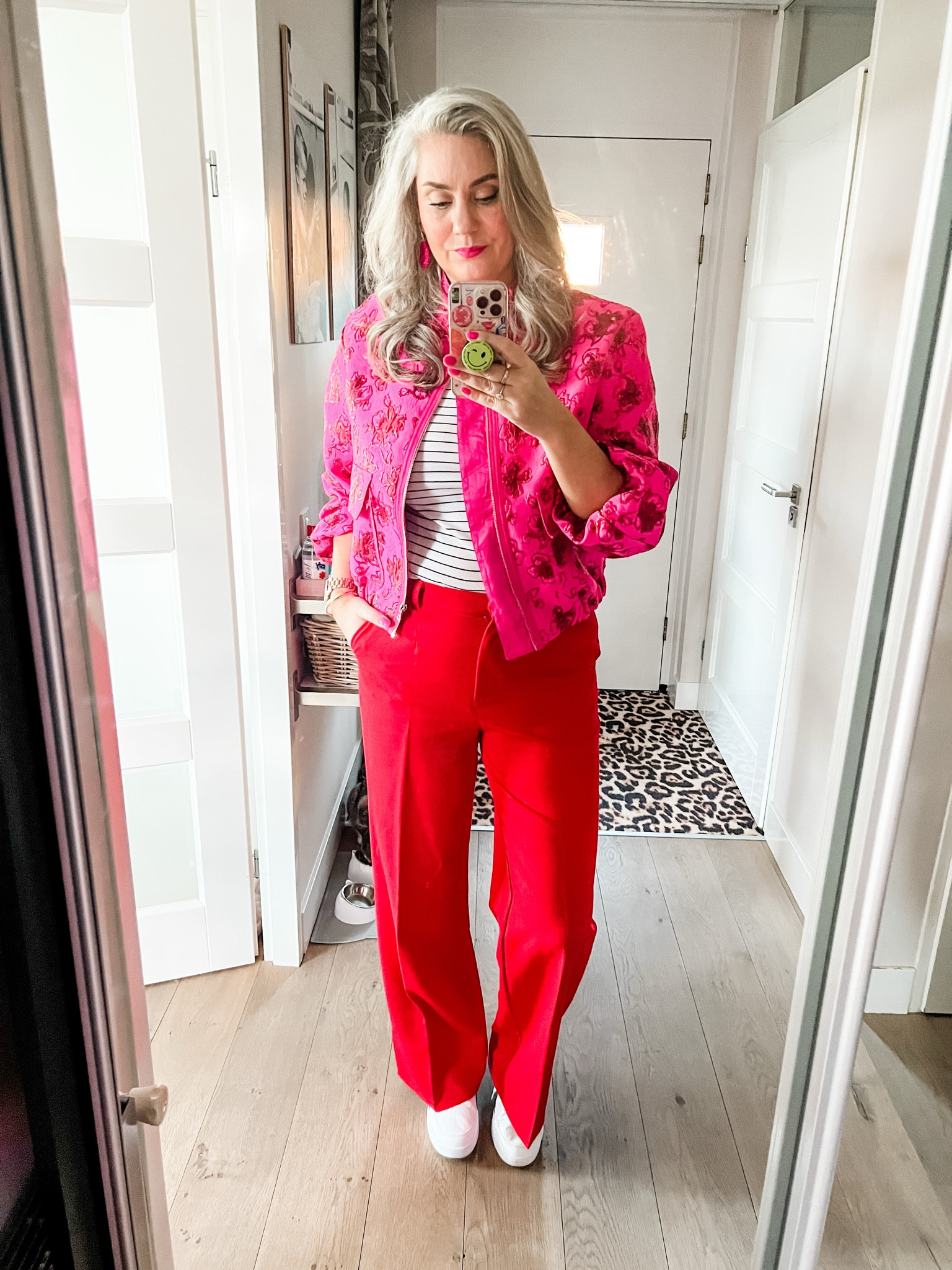 Ootd - Thursday. Red trousers (Raizzed, ly), pink jacquard jacket (TessV current), striped top. White and black Puma sneakers. Pink drop earrings. 



#LTKnederlands #LTKwinter #LTKeurope