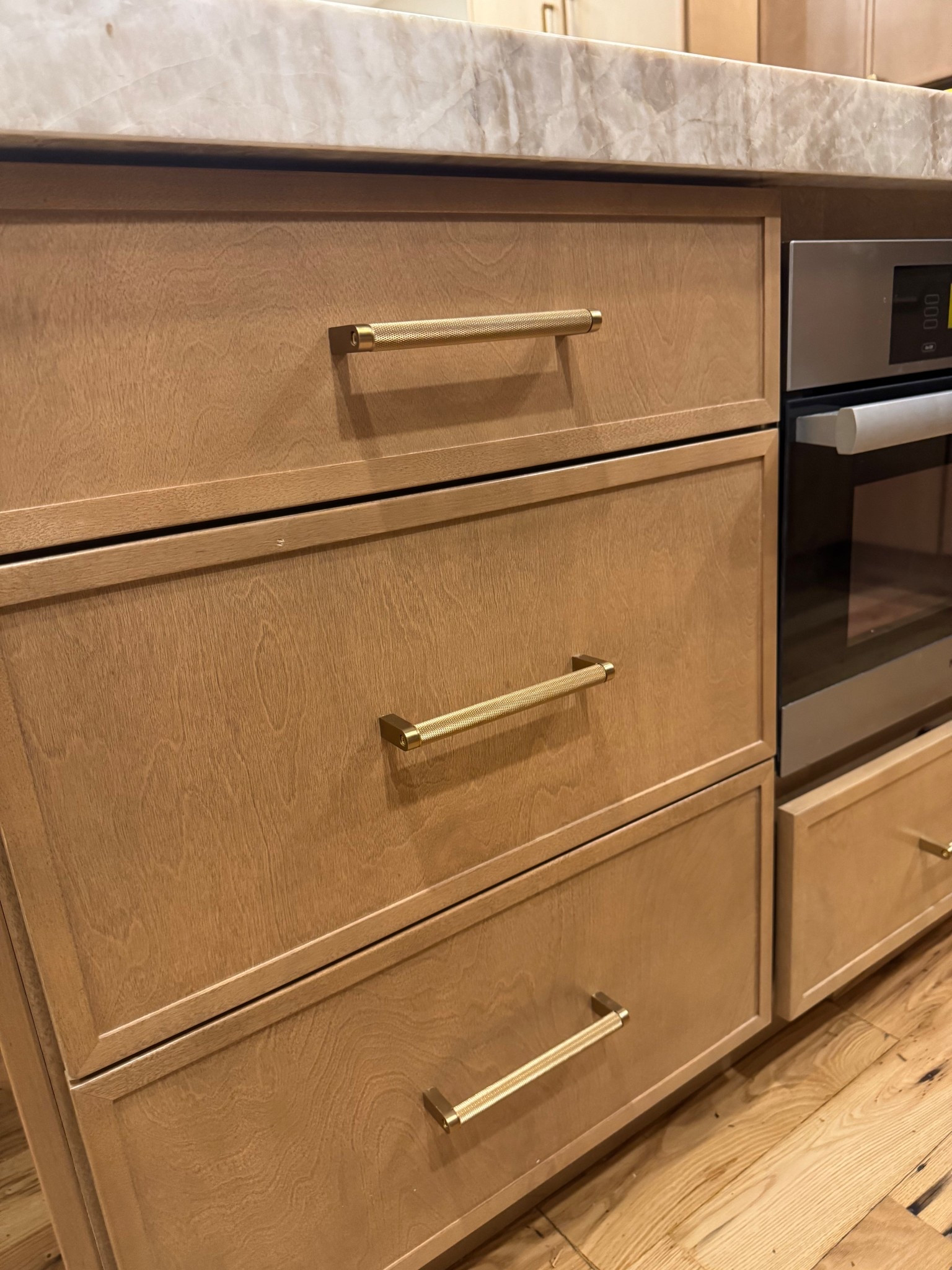 My cabinet hardware is on sale today on Wayfair! I’m obsessed with the texture and they’re such a great price point!

#LTKSaleAlert #LTKFindsUnder50 #LTKHome