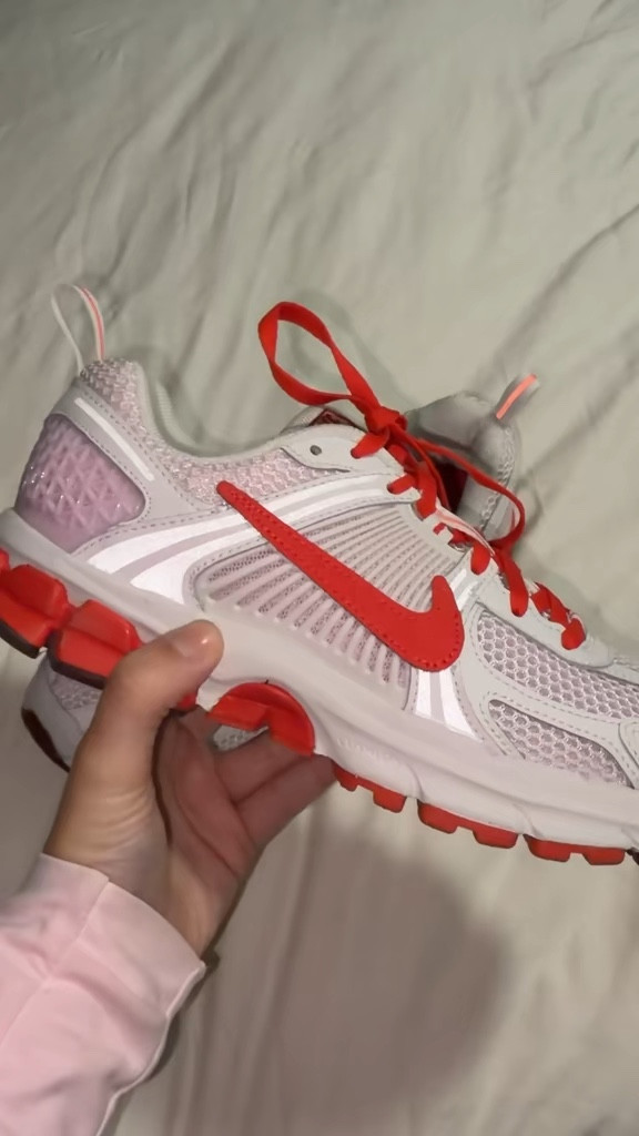 Pink and Red Vomero #sneakers @Nike US 