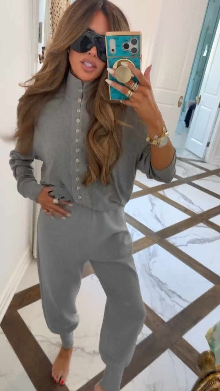 Comfy casual lounge outfit for the fall!! I’ll be wearing this a lot!! Wearing a small in the top and pants!

Zara fashion, Zara finds, Zara sets, Fall sets, Fall outfits women, Casual comfy outfits, Autumn outfits, Loungewear, Gemme Beauty, Emily Gemma

#LTKmomlife #LTKgrwm #LTKSeasonal