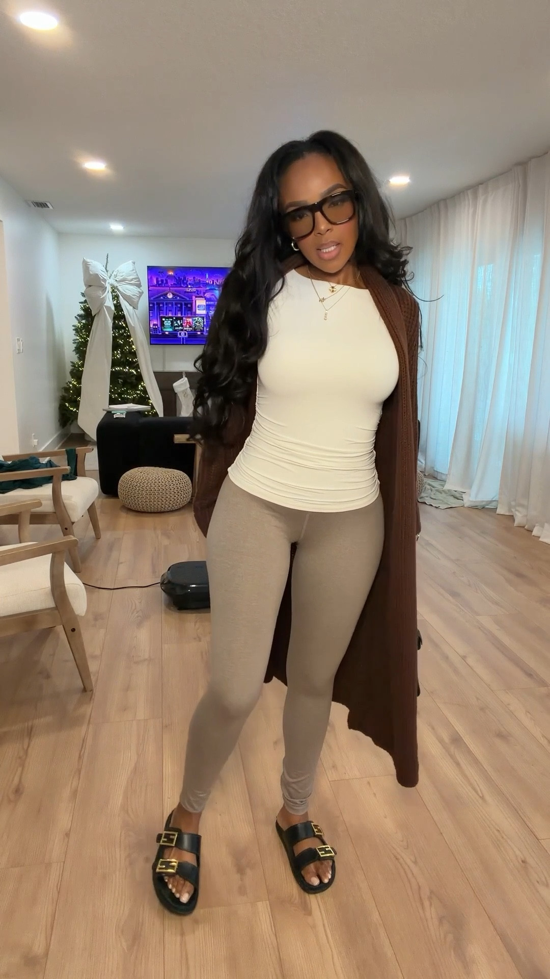 Effortless everyday layers with the best leggings I own 🤎  
This is my go-to outfit when I want to look put together but feel completely comfortable — polished, minimal, and easy.

Perfect for errands, travel days, casual meetings, school drop-offs, and everyday wear.

📏 Fit details:  
• @Quince leggings — buttery soft, smoothing, squat-proof, true to size and hold their shape all day  
• Fitted tank — stretchy and flattering, great layering piece  
• Long cardigan — lightweight but cozy, elevates a simple base instantly  
• Flat sandals — comfortable and easy for all-day wear  

📏 Sizing: size Small  
📏 Measurements: 5’4” • 138 lbs • 34D • 27” waist • 40” hips  

This is one of those outfits where the cost per wear drops fast — the @Quince leggings are a true long-term staple that I style multiple ways all year.

Casual chic outfit, Quince leggings review, everyday leggings outfit, neutral outfit ideas, travel outfit inspiration, elevated basics, comfortable stylish outfits.

✨ Everything linked below for easy shopping  

Follow me on Instagram and YouTube @kirasfashionfinds  

#LTKPetite #LTKStyle #LTKEveryday

#LTKgrwm #LTKootd