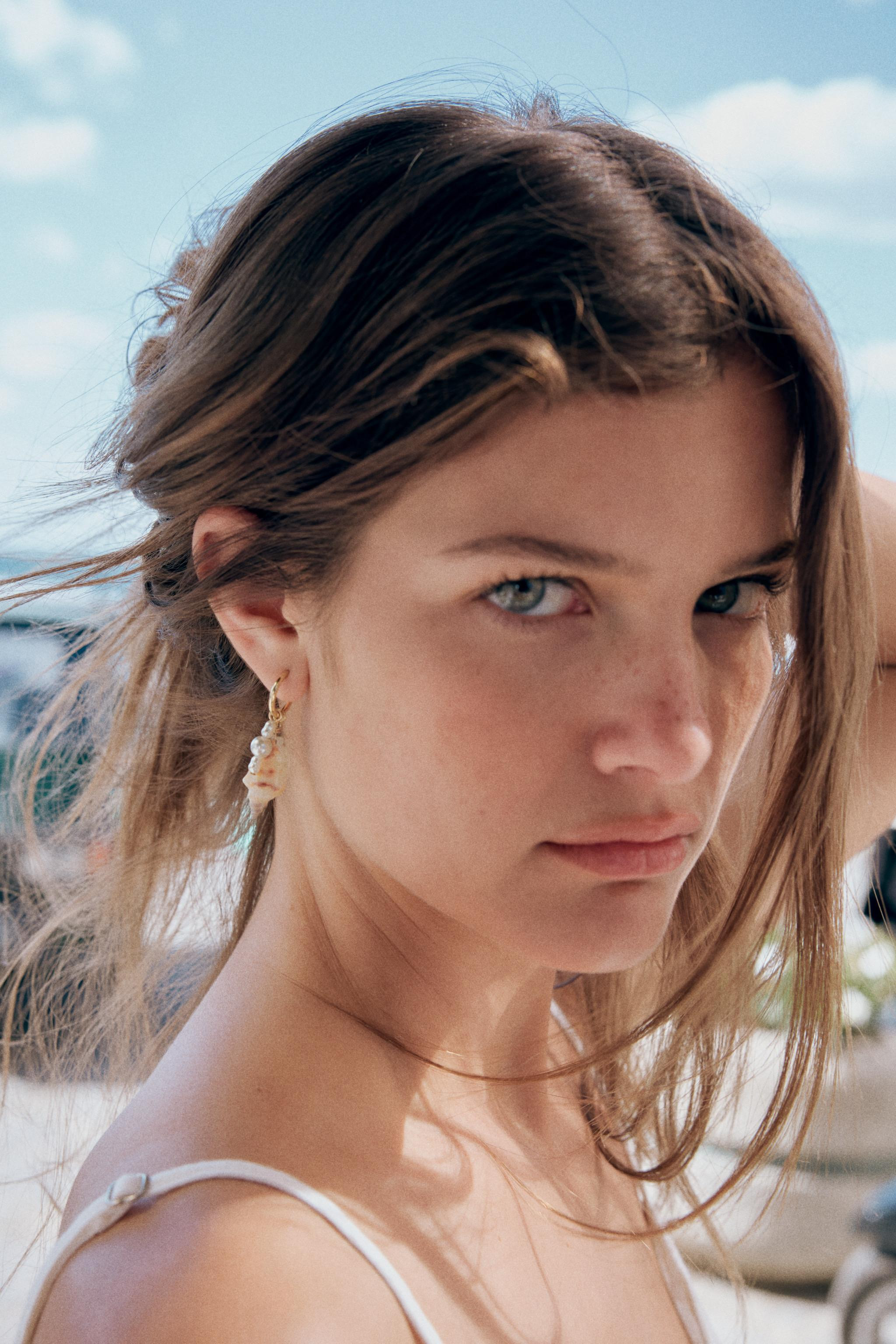 METALLIC RESIN TEXTURE EARRINGS | Zara US