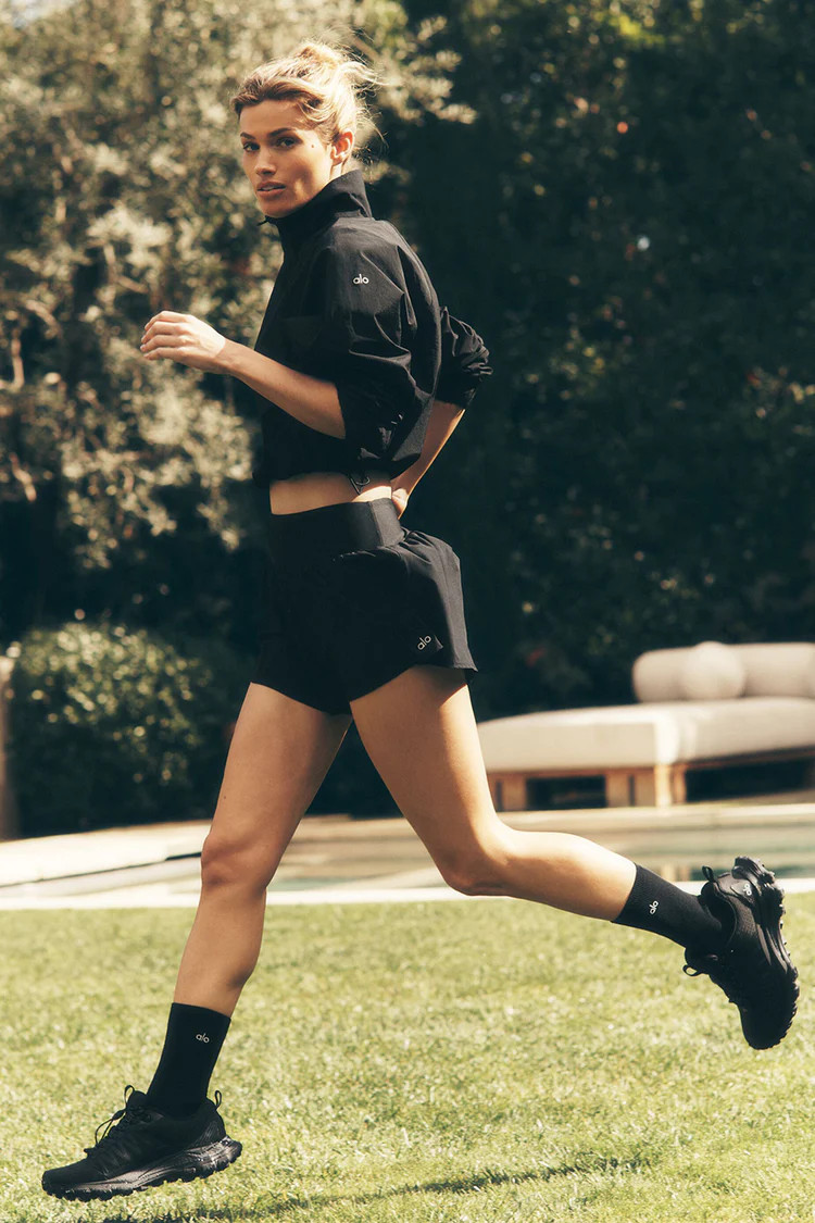 Victory Running Short - Black | Alo Yoga