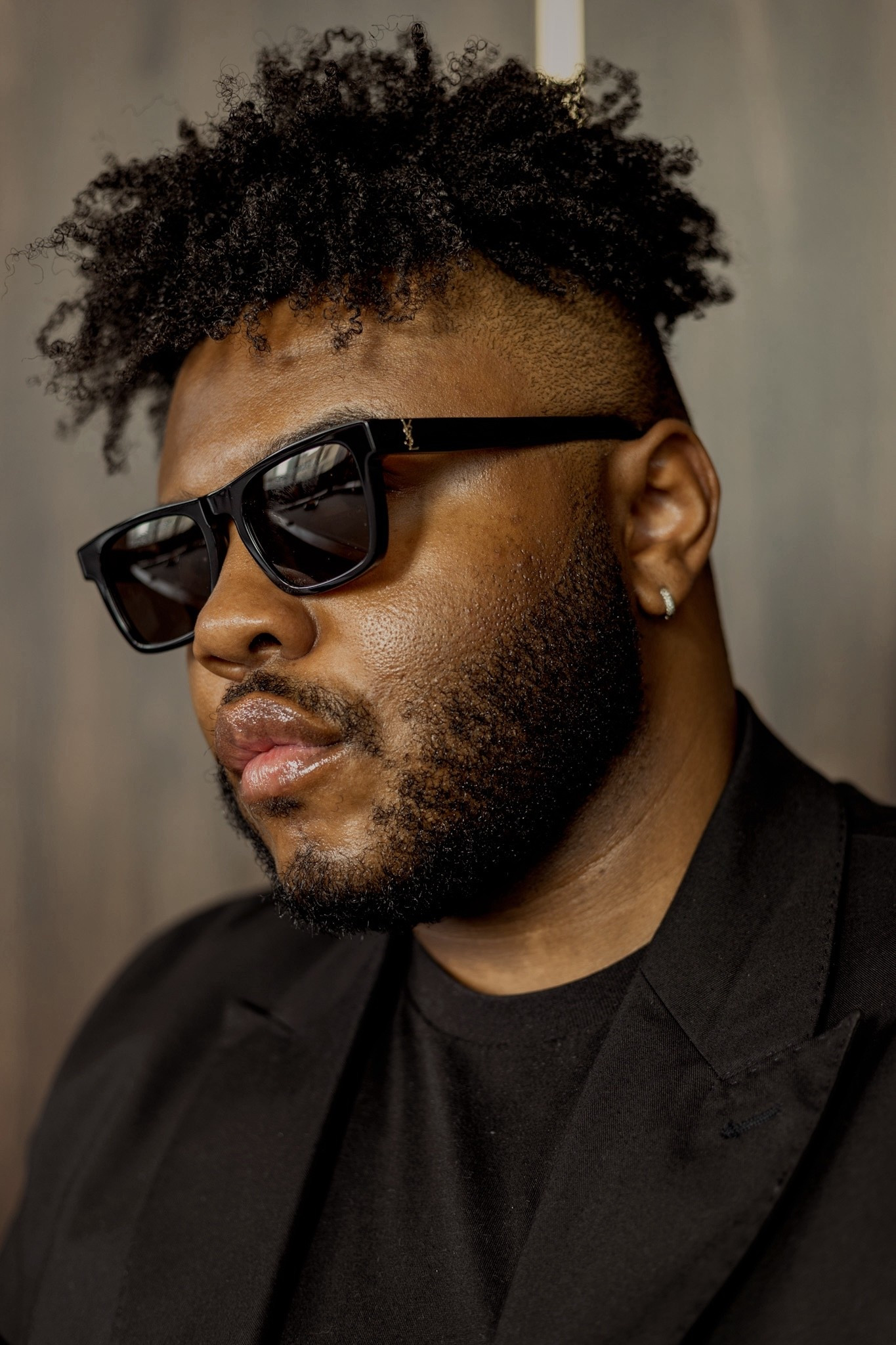 Designer sunglasses don’t have to be expensive.
This pair was under $200, and they’ll be on rotation all year.
Style is about knowing when to invest — not how much you spend.

#LTKMens #LTKSaleAlert