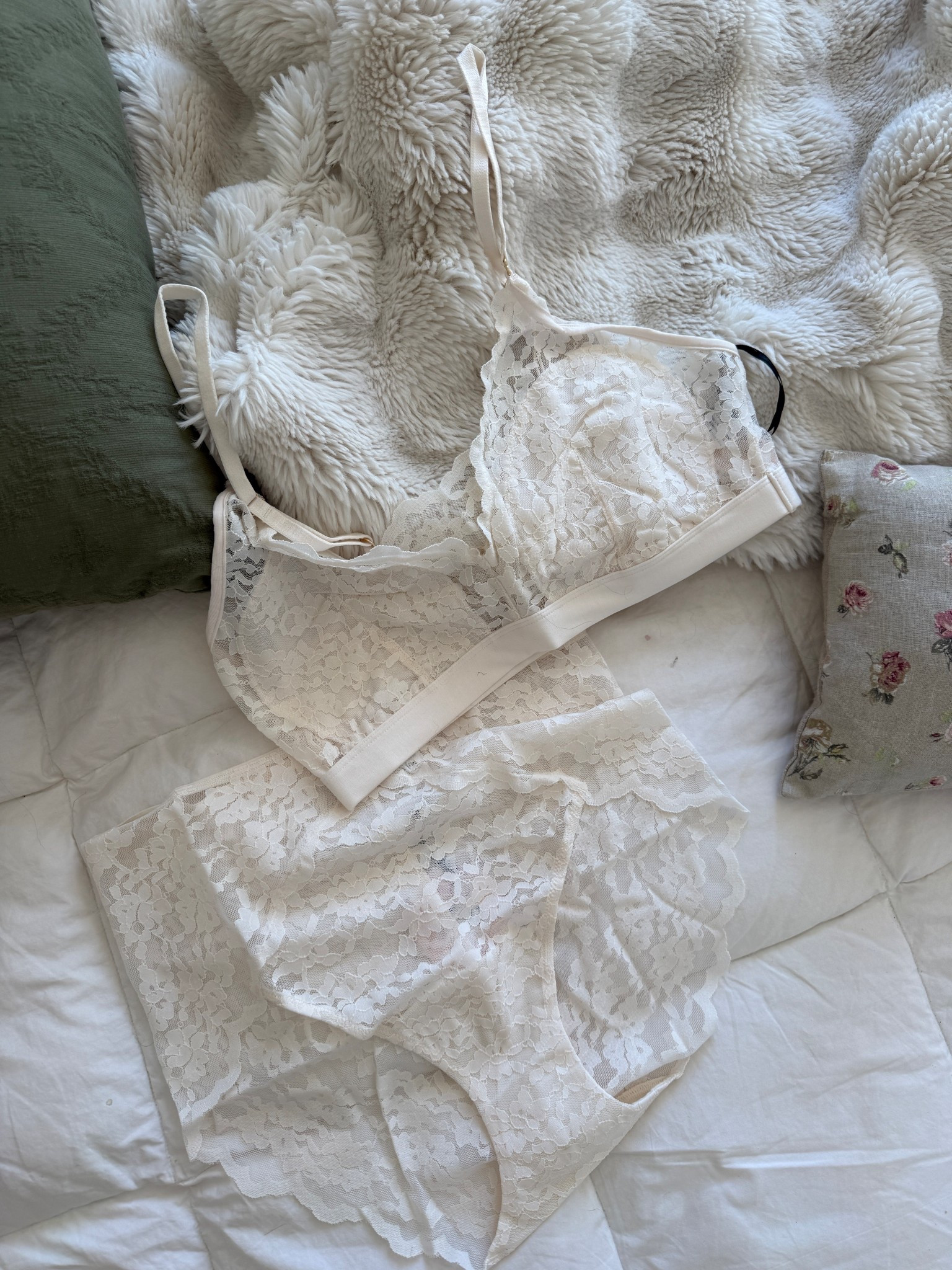 Lace underwear 

#LTKMidsize #LTKmomlife #LTKmorningroutine