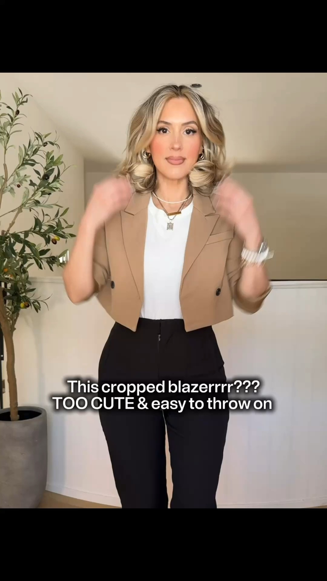 Cute stylish cropped blazer!!!

#LTKootd #LTKmomlife #LTKWorkwear