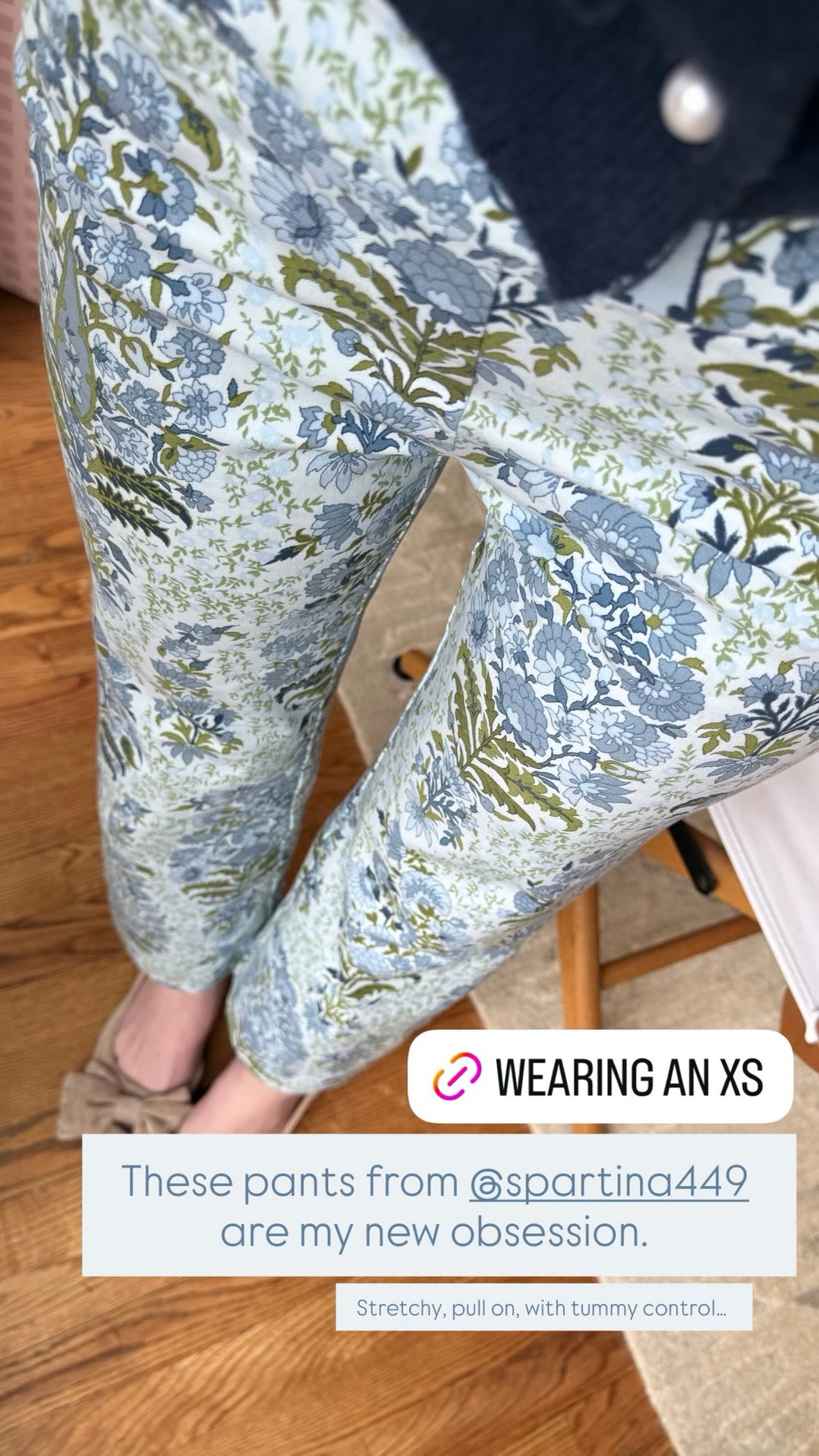 These pants from @spartina449 are my new obsession.  Stretchy, pull on, with tummy control…