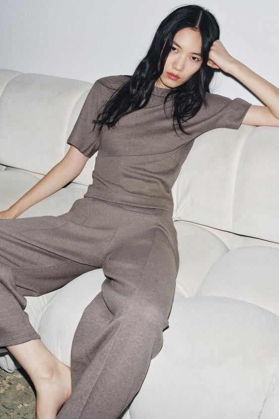 NEWSOFT FITTED TOP19.99 GBP brown vigore charcoal grey Grey marlbrown vigore | 0858/462/719Put it... | Zara UK