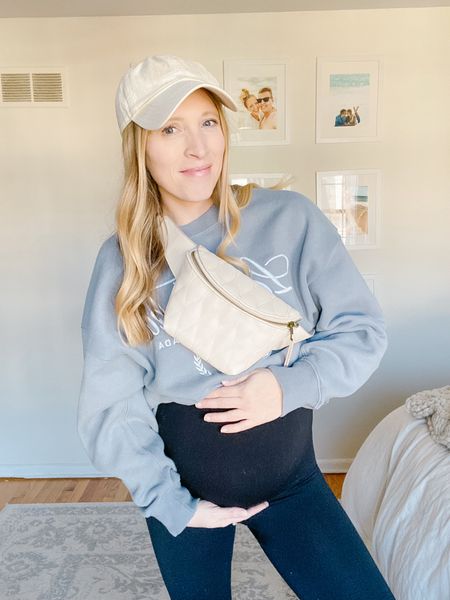 Maternity outfit, leggings outfit for third trimester 

#LTKbump #LTKstyletip