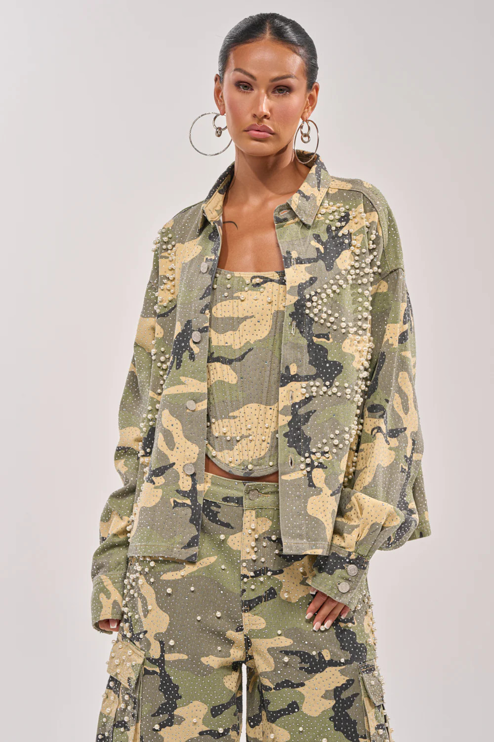 EMBELLISHED CAMO BUTTON DOWN | AKIRA