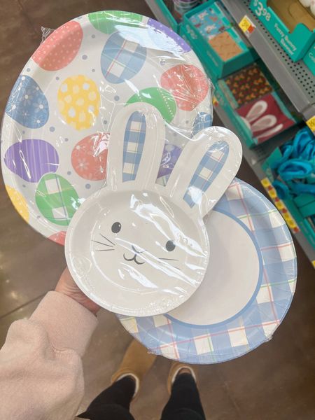 Walmart with the cutest Easter party supplies!! Grab your favs before the are gone! 

#LTKhome