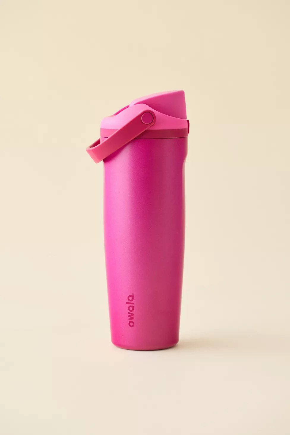 Owala FreeSip® Sway 30 oz Water Bottle | Urban Outfitters (US and RoW)
