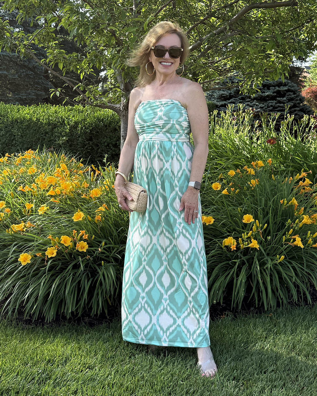 Looking for a last minute piece to add to your upcoming vacation wardrobe ? 

This oh-so-comfy strapless dress is the perfect piece. It’s from Amazon - it’s affordable (under $30), flattering (flowy fit, perfect length) and you can get it quickly of course!

I love this color:pattern, but it comes in over 30 combinations. Your favorite has to be in there too!

#LTKootd #LTKSeasonal #LTKOver40