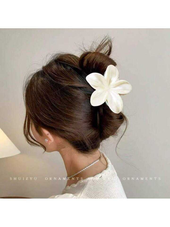 1pc Women's Faux Pearl White Flower Plastic Hair Claw Clip, 8cm/3.15in Elegant, Stylish, Versatile, Minimalist Design, Suitable For Daily, Casual, Party, Commute, Vacation, Hairstyling, Face Washing, Makeup, Outfit Accessory Hair Clips Hair Jaw Clip Hair Clamps Hair Clutch Hair Catcher Clip | SHEIN