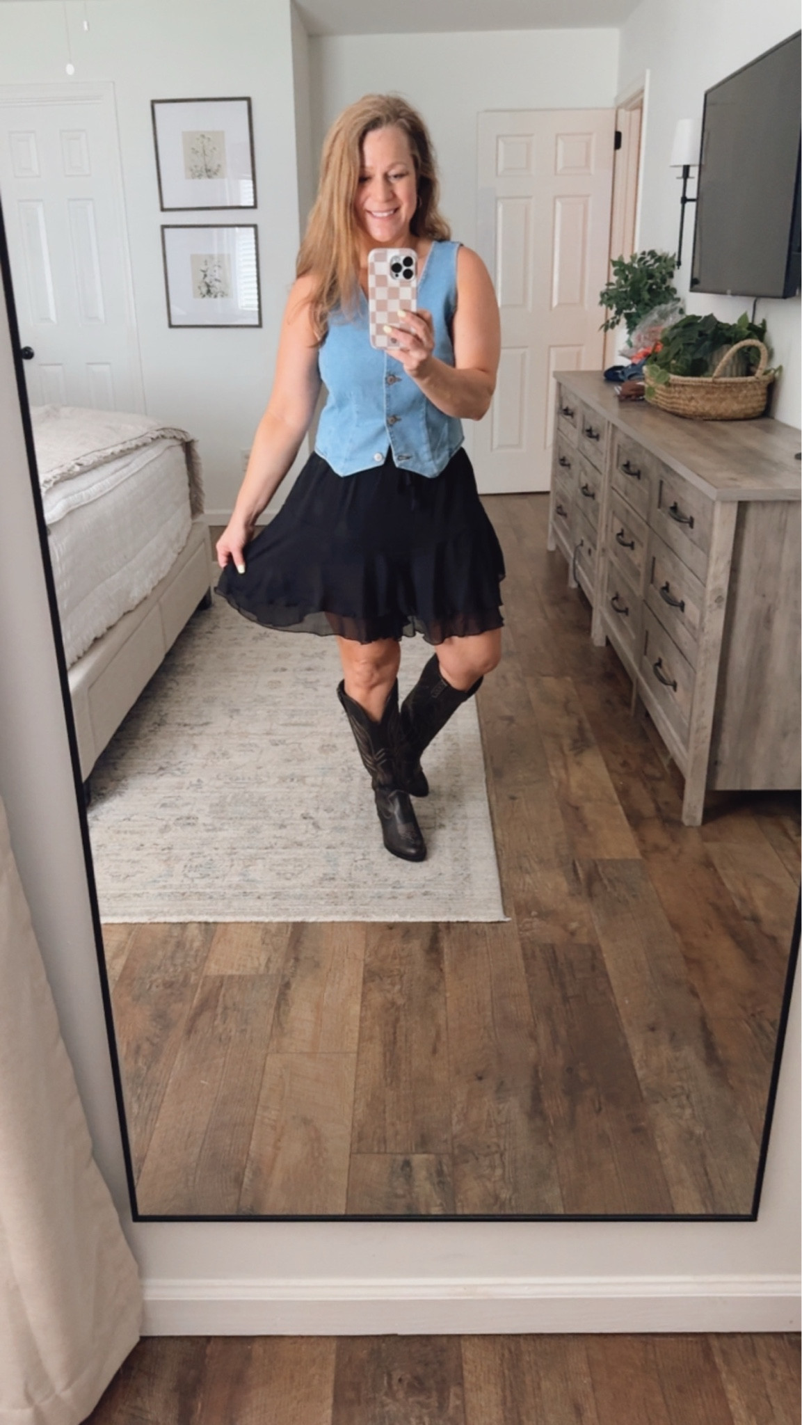 Country concert outfit idea 
Denim vest
Skort
Boots 
Add a statement turquoise necklace

#LTKootd #LTKPetite #LTKOver40