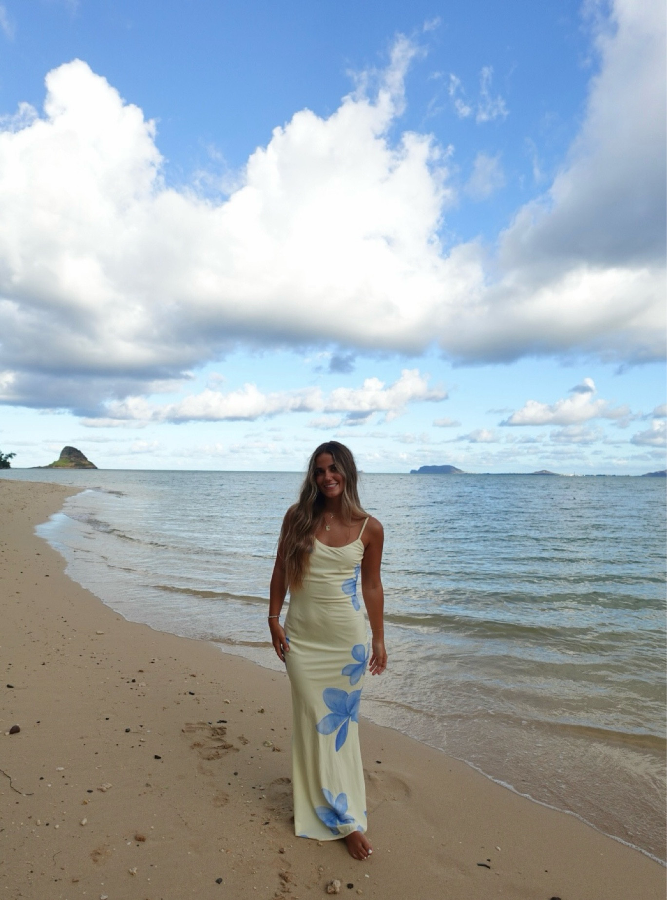 Vacay, wedding, summer, or dinner dress 
Wearing US 4
