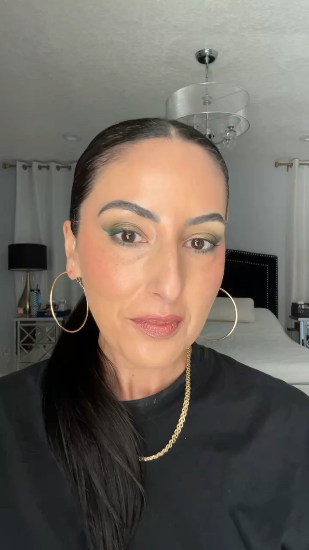 Green eyeshadow for fall is in 🍂🍃

https://raysa.seintofficial.com/en

#LTKBeauty #LTKOver40