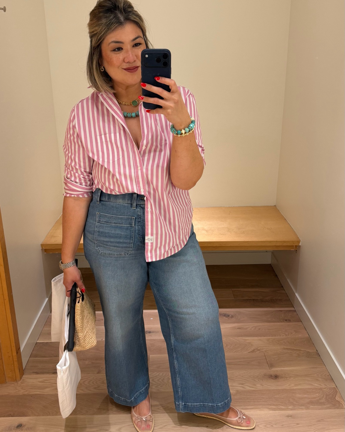 Spanx jeans: I consistently wear an XL, petite in all their jeans unless they are cropped. If cropped, I will wear an XL regular inseam. 

Gap: I wear a 32 in the baggy ultra soft wide leg.

Target: I wear a 32. I recommend sizing up since they are rigid if you are similarly shaped like me. 

AG: I wear a 32 in the Hattie jeans.

#LTKSaleAlert #LTKootd #LTKOver40
