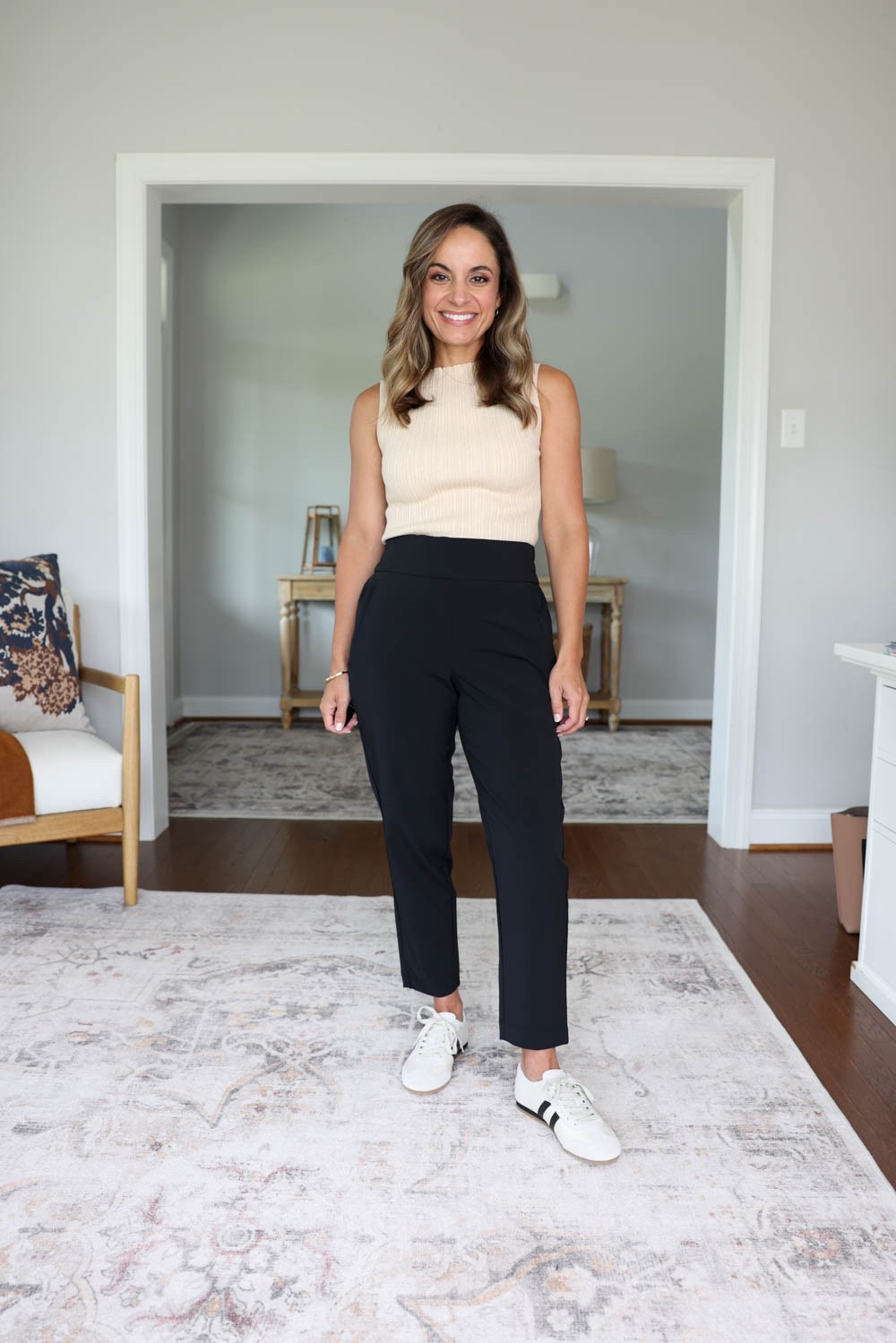 A review of a few petite pants from LOFT. Shown unaltered on me at 4’10”. (I’m wearing a heel with most of these) 

Lou & Grey Wanderweave Straight Pants: petite xxs 
True to size 10” rise 24.5” inseam 
Tank top: xs

#LTKPetite
