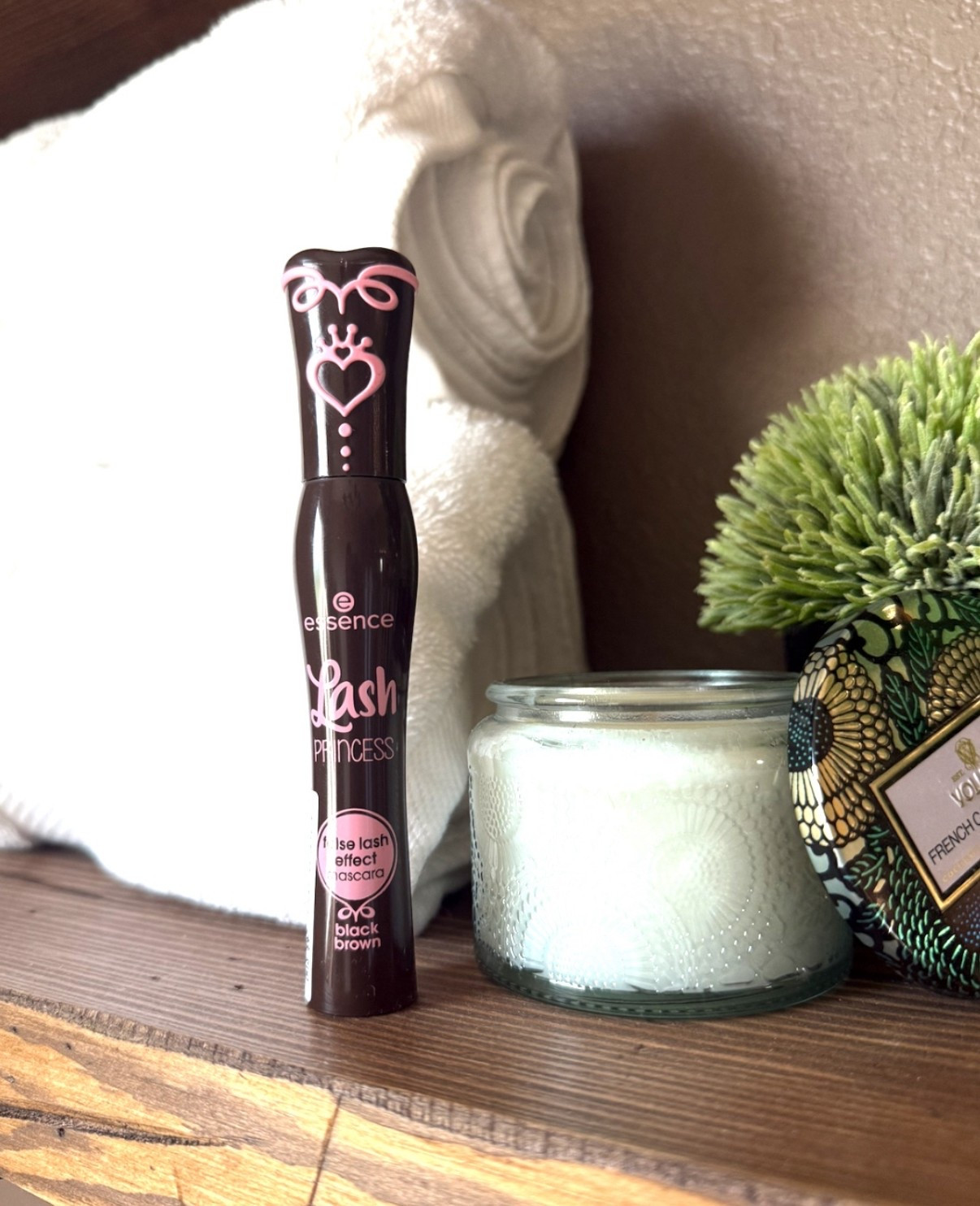 My daily go to mascara in brown! Huge sale on this! 

#LTKBeauty #LTKCyberWeek #LTKHoliday