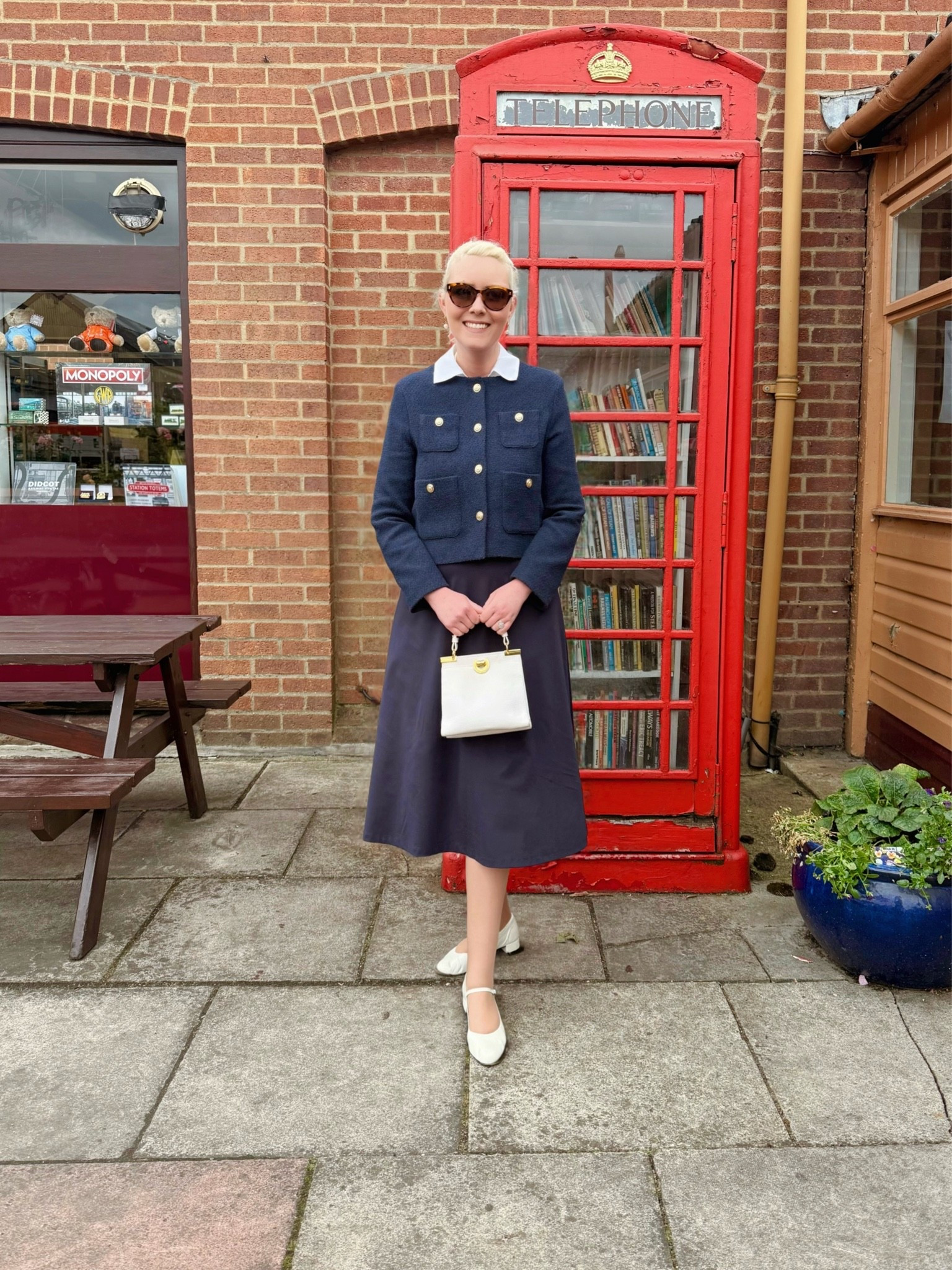 1960s vibes in navy and white! I love contrast collars - so effective when you team your accessories 💙🤍

Navy Jacket - Maje Paris

Navy Midi Dress - Monsoon

White Binxie Bag - Coccinelle

White Mary Janes - Augusta

Gold / Pearl Drop Earrings - Dower & Hall

Sunglasses - Ralph Lauren


#LTKdresses #LTKsale #LTKstyletip

#LTKsummer #LTKuk #LTKeurope