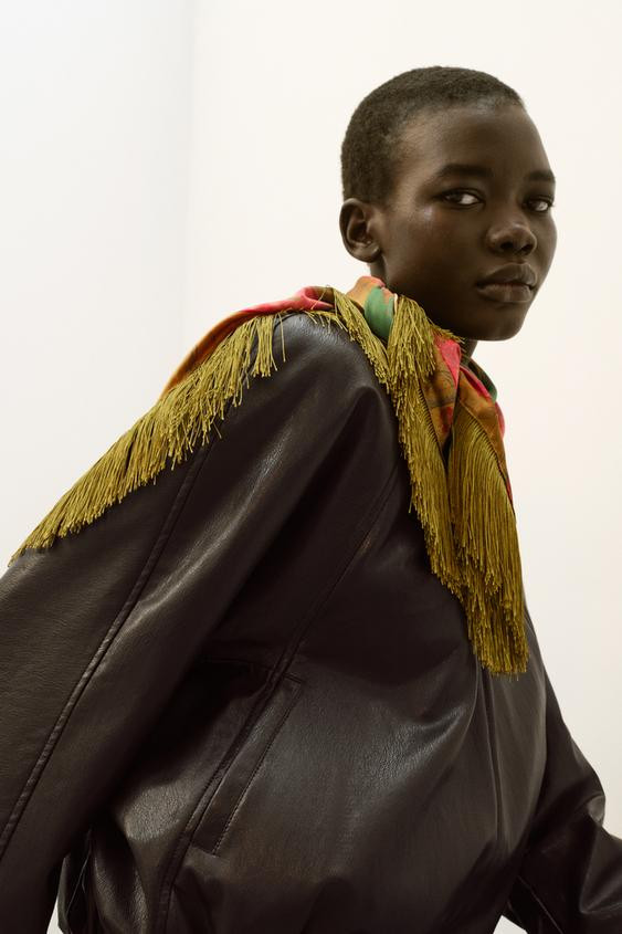 FRINGED PRINTED SATIN SCARF | Zara US