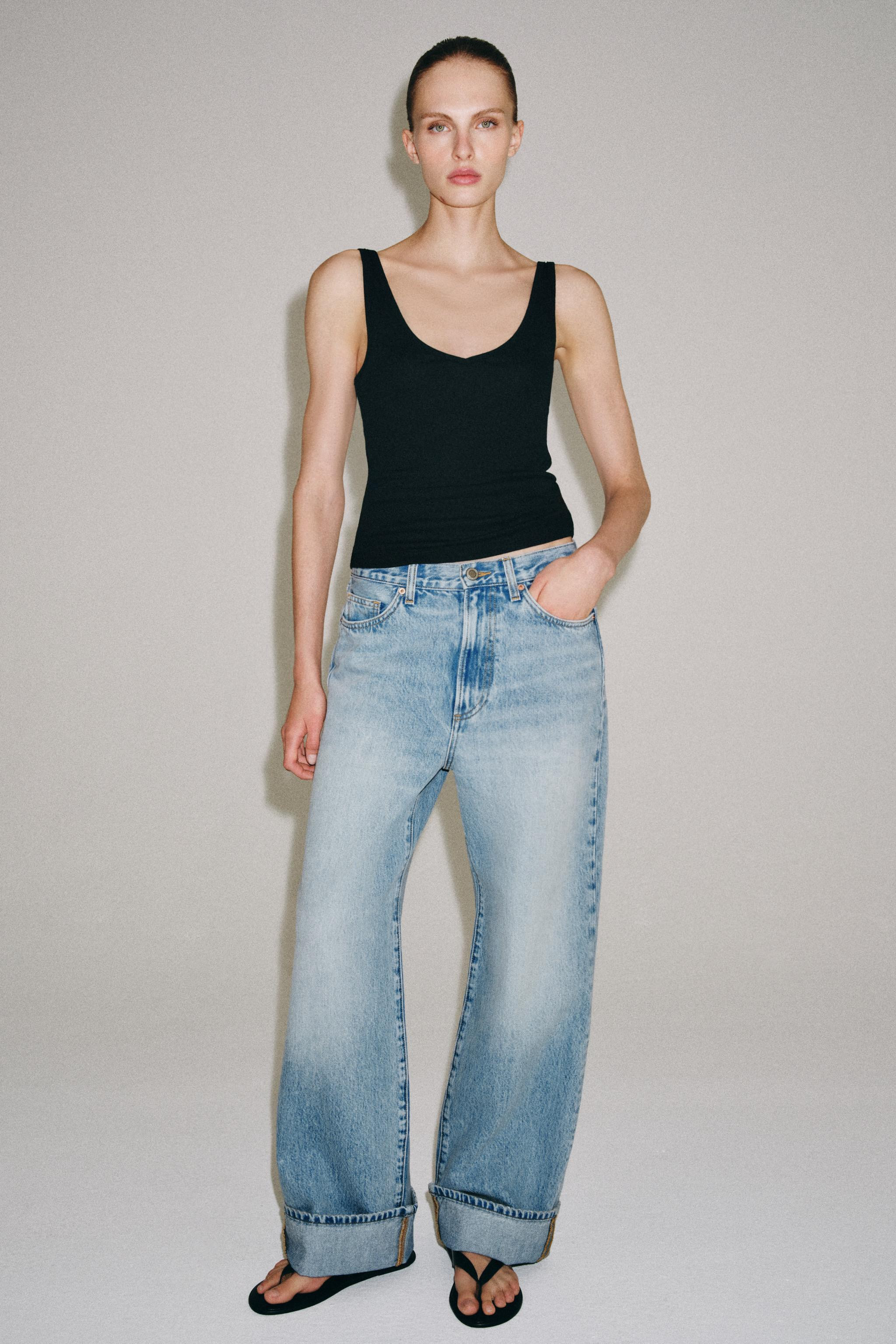 MID-RISE - RELAXED LEG - FULL LENGTHZARA WOMAN COLLECTIONMid-rise jeans with belt loops at the wa... | Zara US