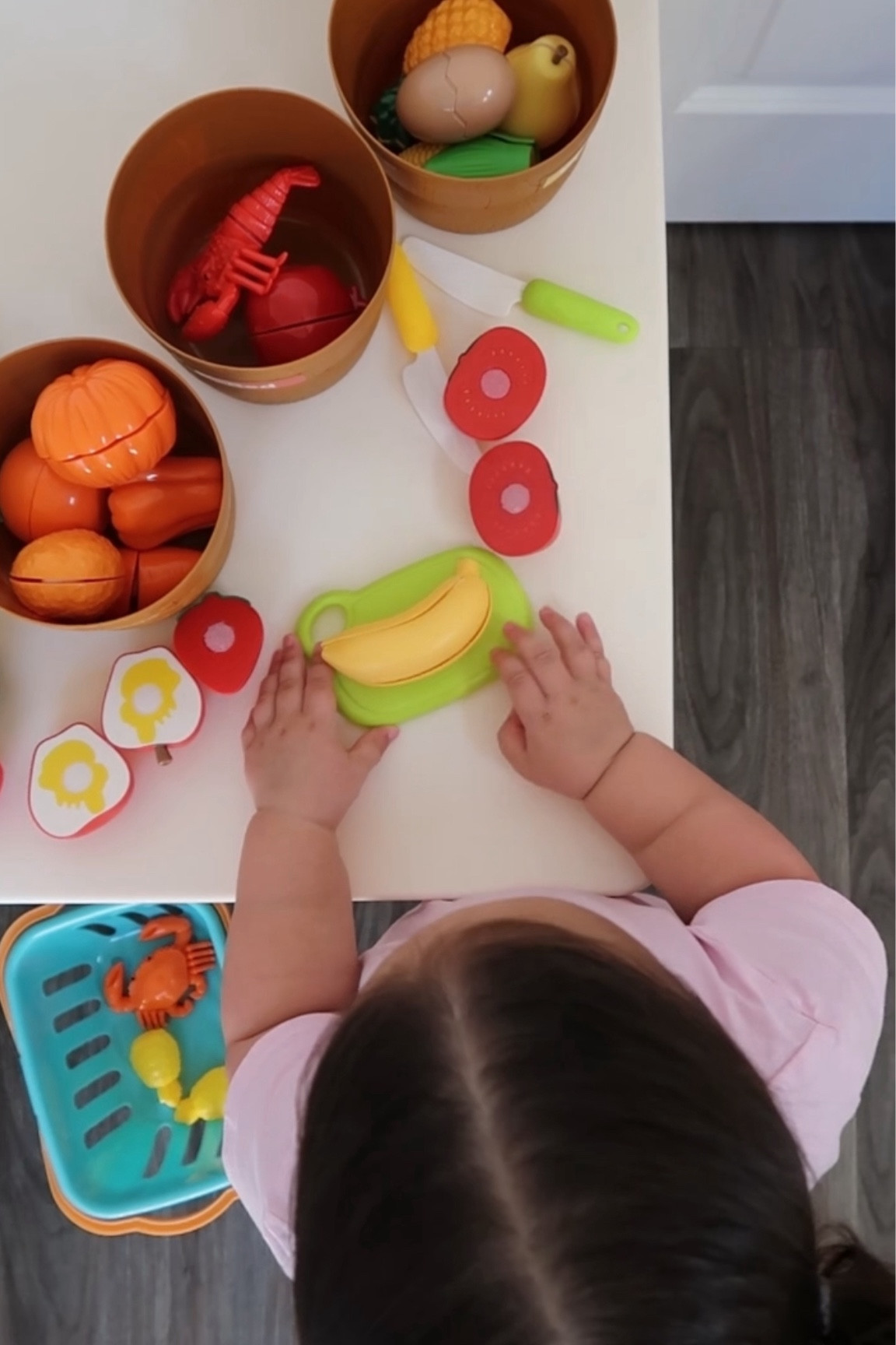 Cutting and sorting play food set! Comes with baskets to sort by color and a shopping basket.

#LTKkids #LTKfamily