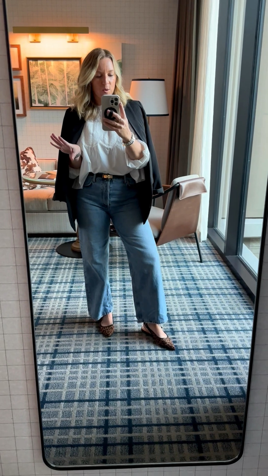 Last day of con! My trendiest fit yet 😂
Medium top, small blazer, tts 29 jeans. They’re $$$ but they fluctuate with my weight, hold my pooch in and are COMFY but look tailored and crisp all day!! 



#LTKStyleTip #LTKCon #LTKOver40
