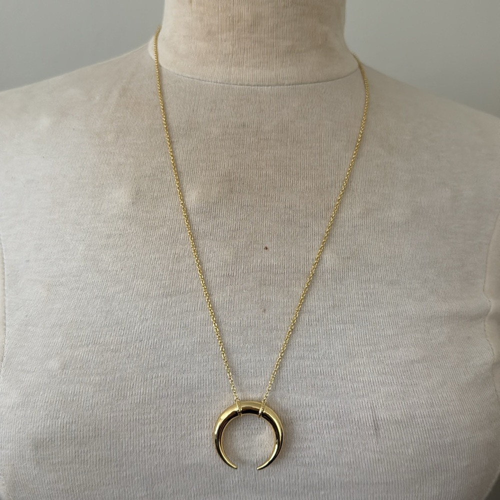 Gorjana cayne crescent necklace | Poshmark