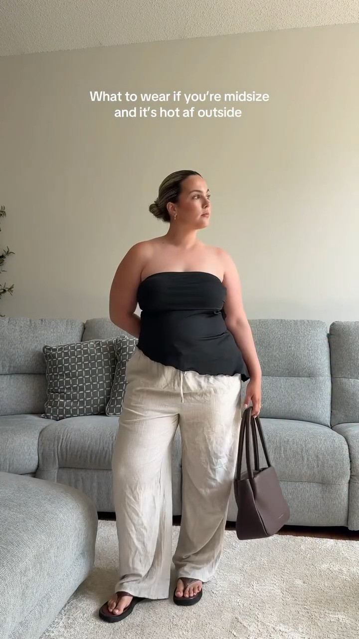 What to wear when it’s hot af outside & you’re midsize and curvy 🖤🖤🖤

Pants are from @frockboxcanada 
Top is @shopcider 
Bag is @status_anxiety 
Shoes are @princesspolly 

#summeroutfitideas #curvyoutfit #midsize #midsizegirl #midsizeoutfits